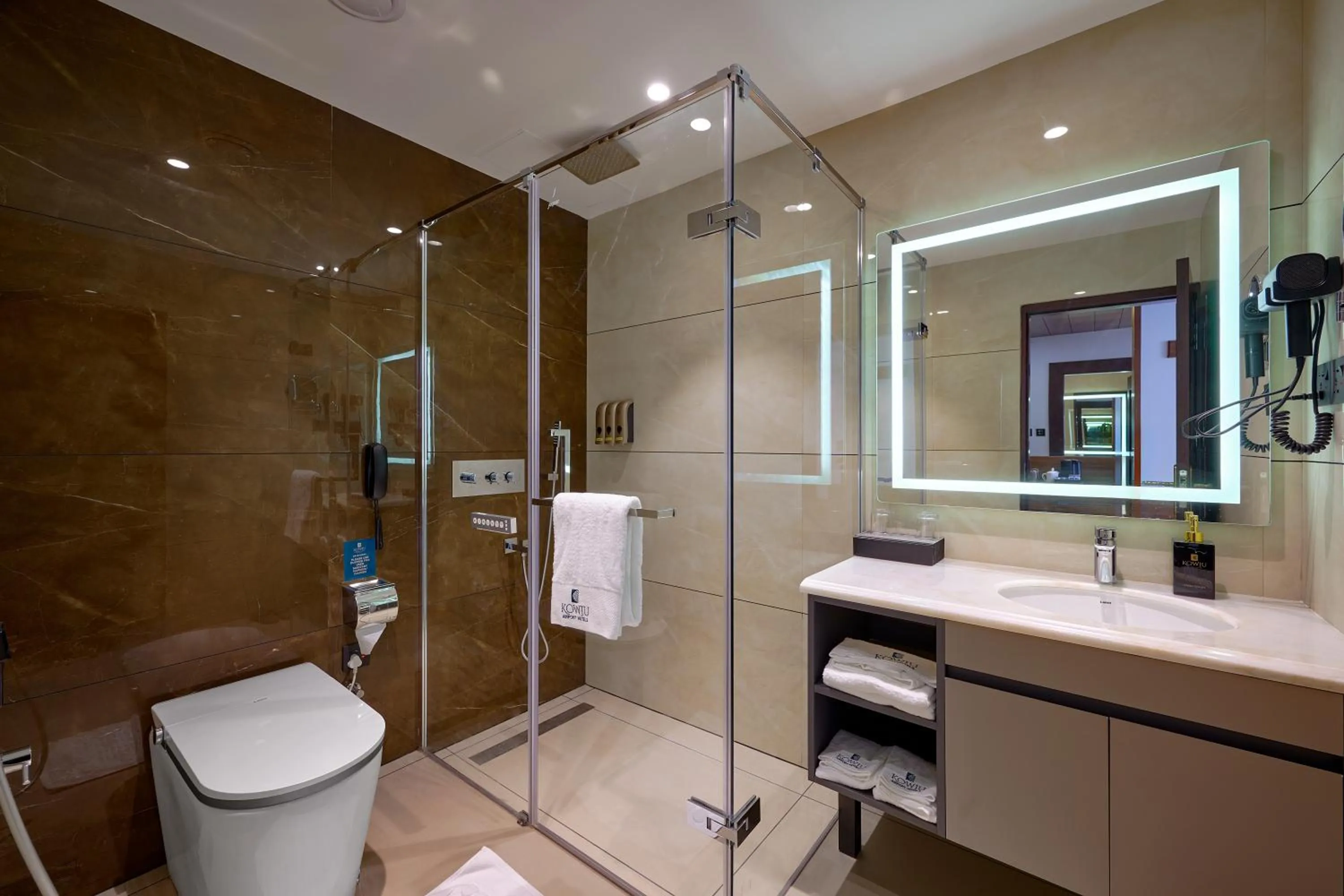 Shower in Kowju Airport Hotel Calicut