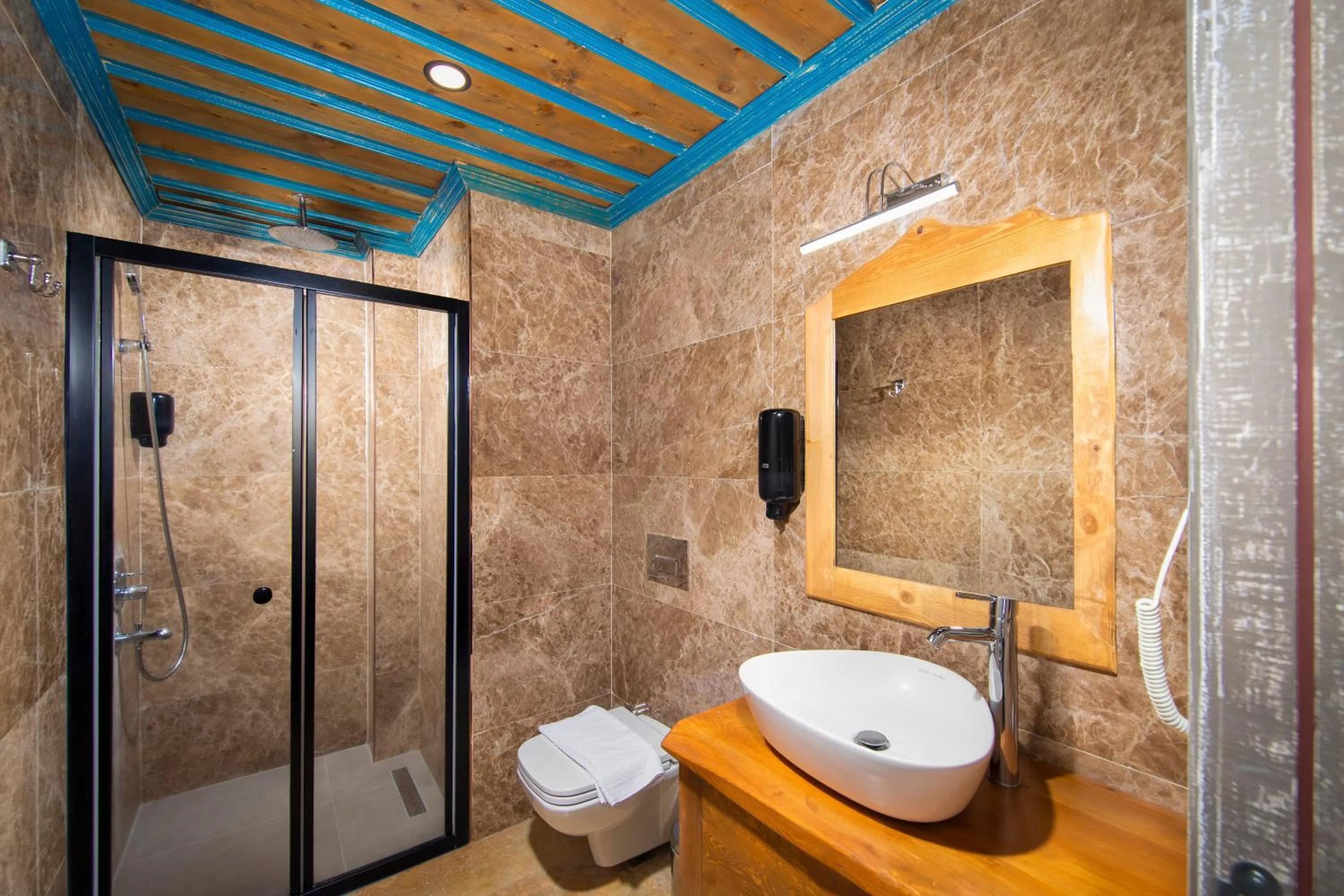 Shower in Moonstone in Cappadocia