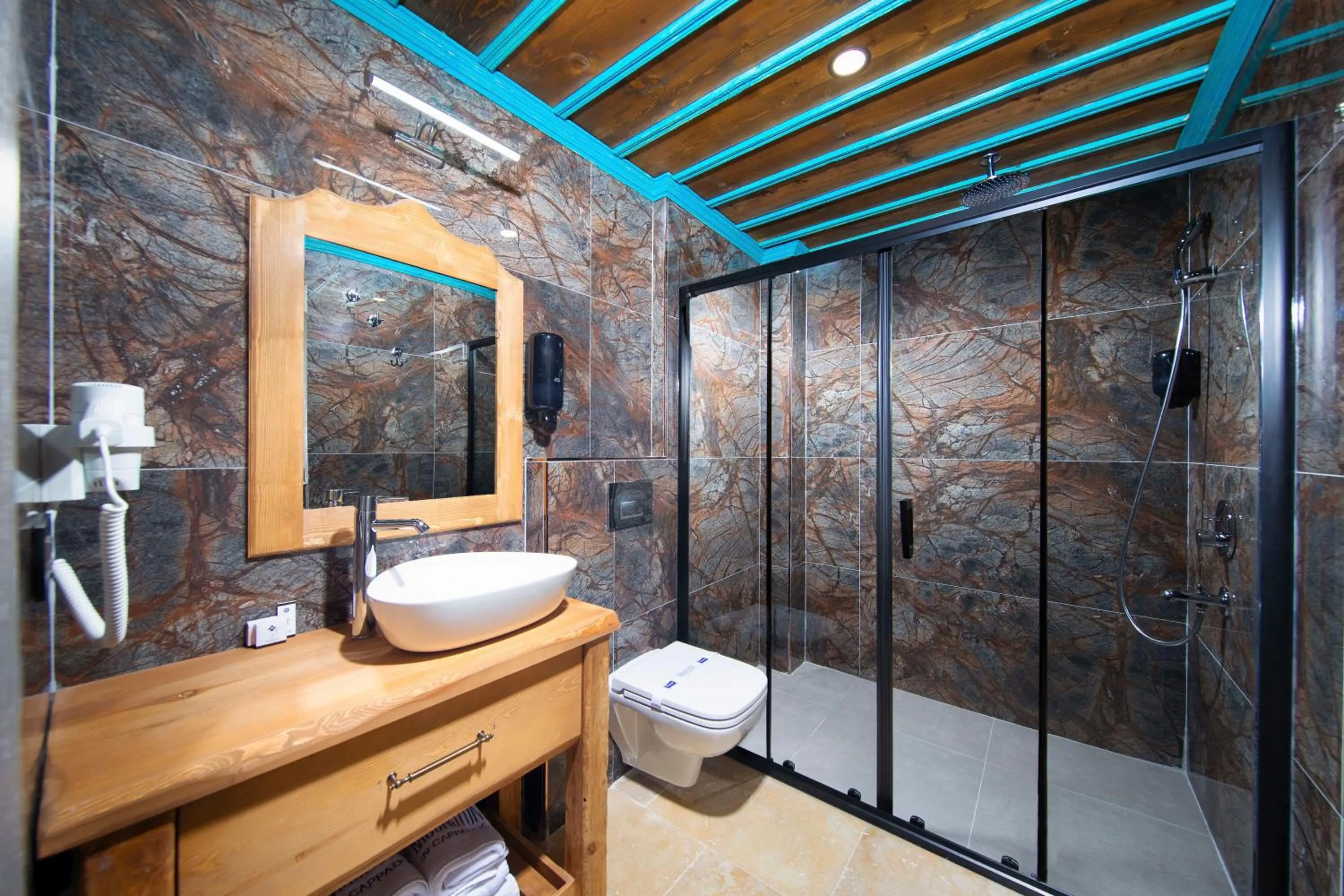 Shower in Moonstone in Cappadocia