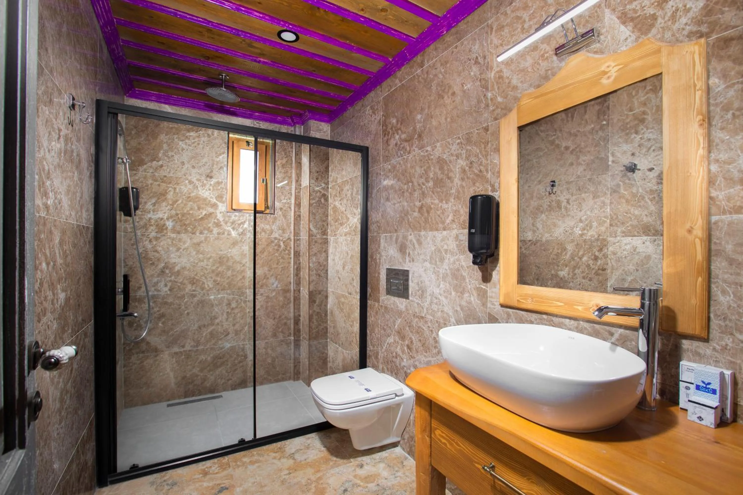 Shower in Moonstone in Cappadocia