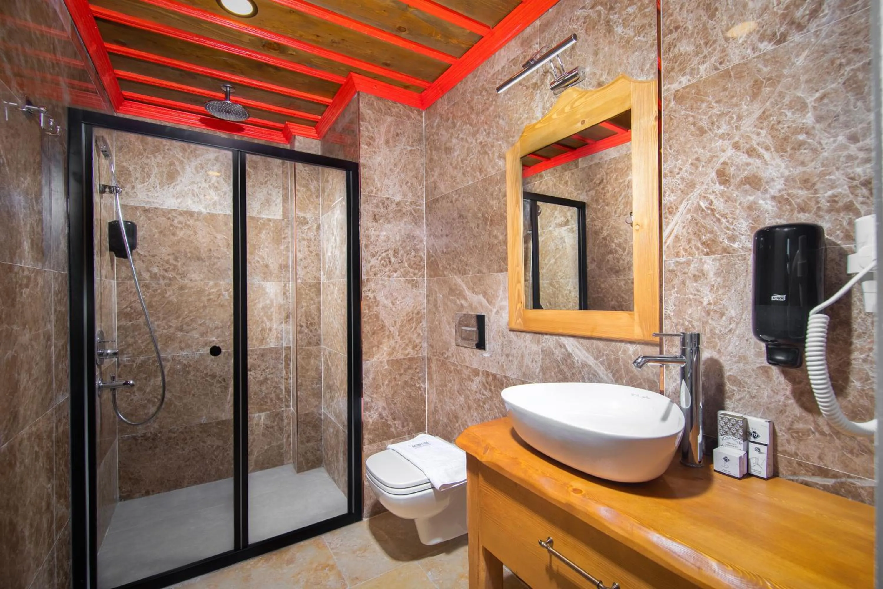Shower in Moonstone in Cappadocia