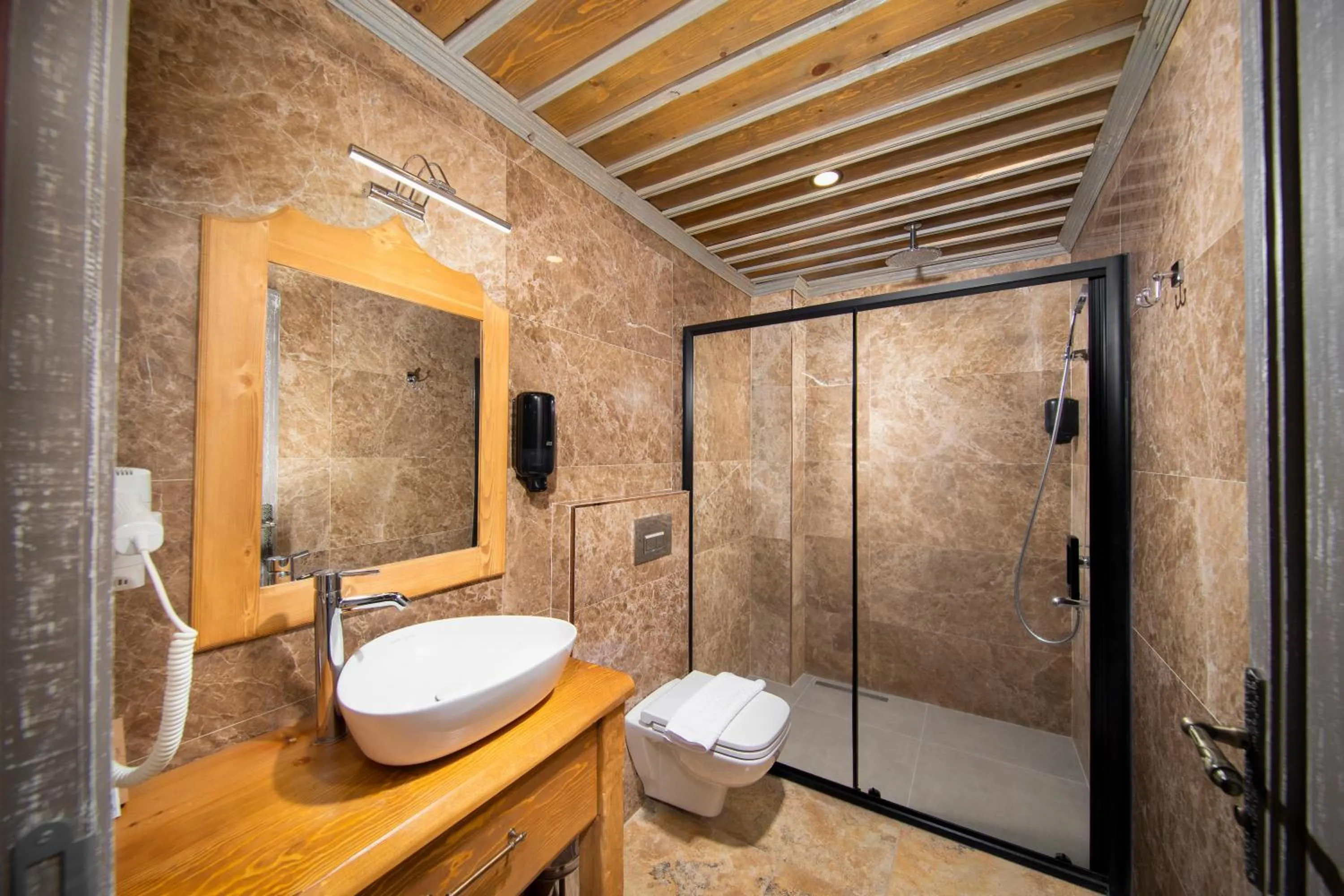 Shower in Moonstone in Cappadocia