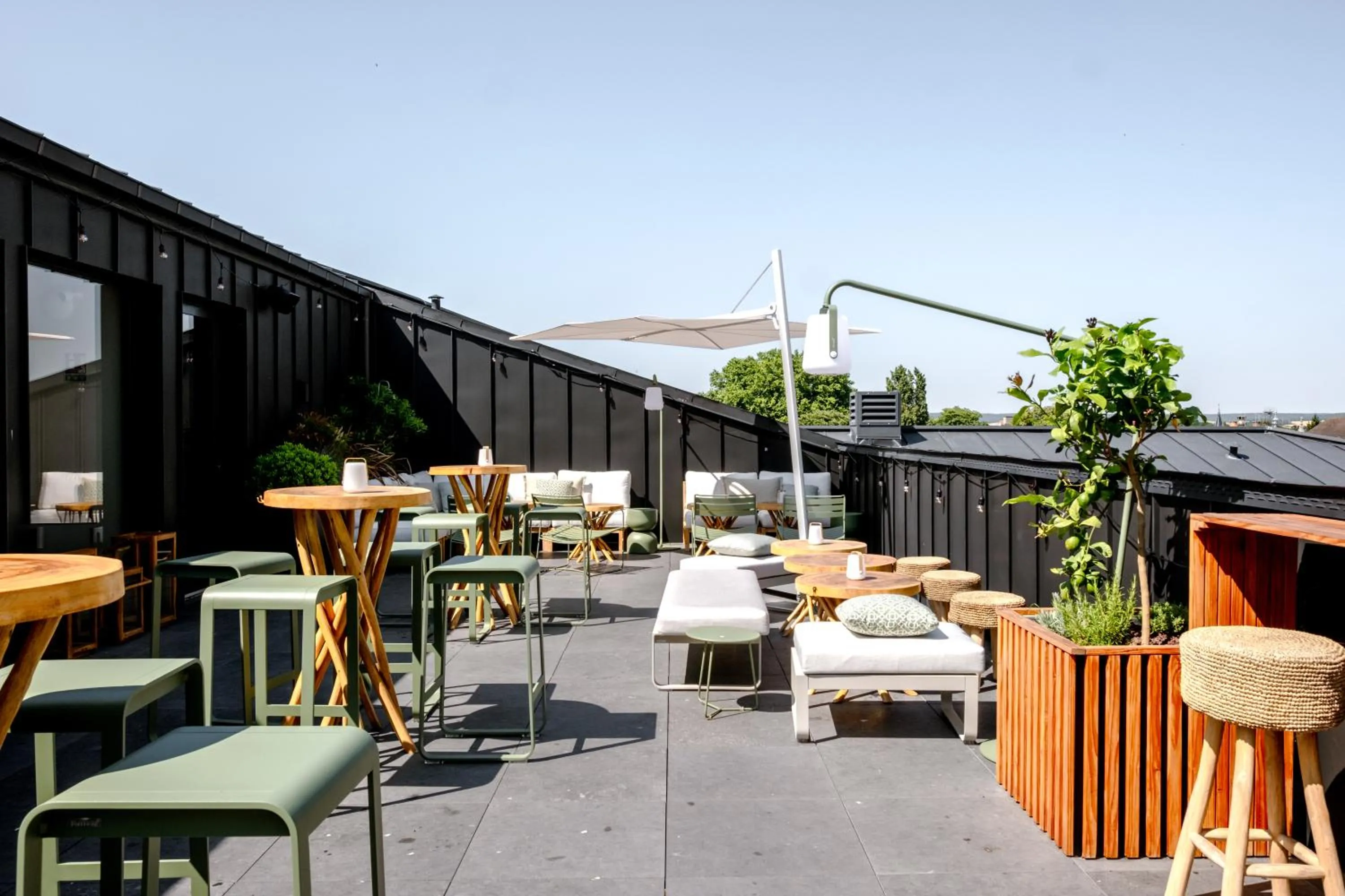 Patio in Epona Hôtel Sens