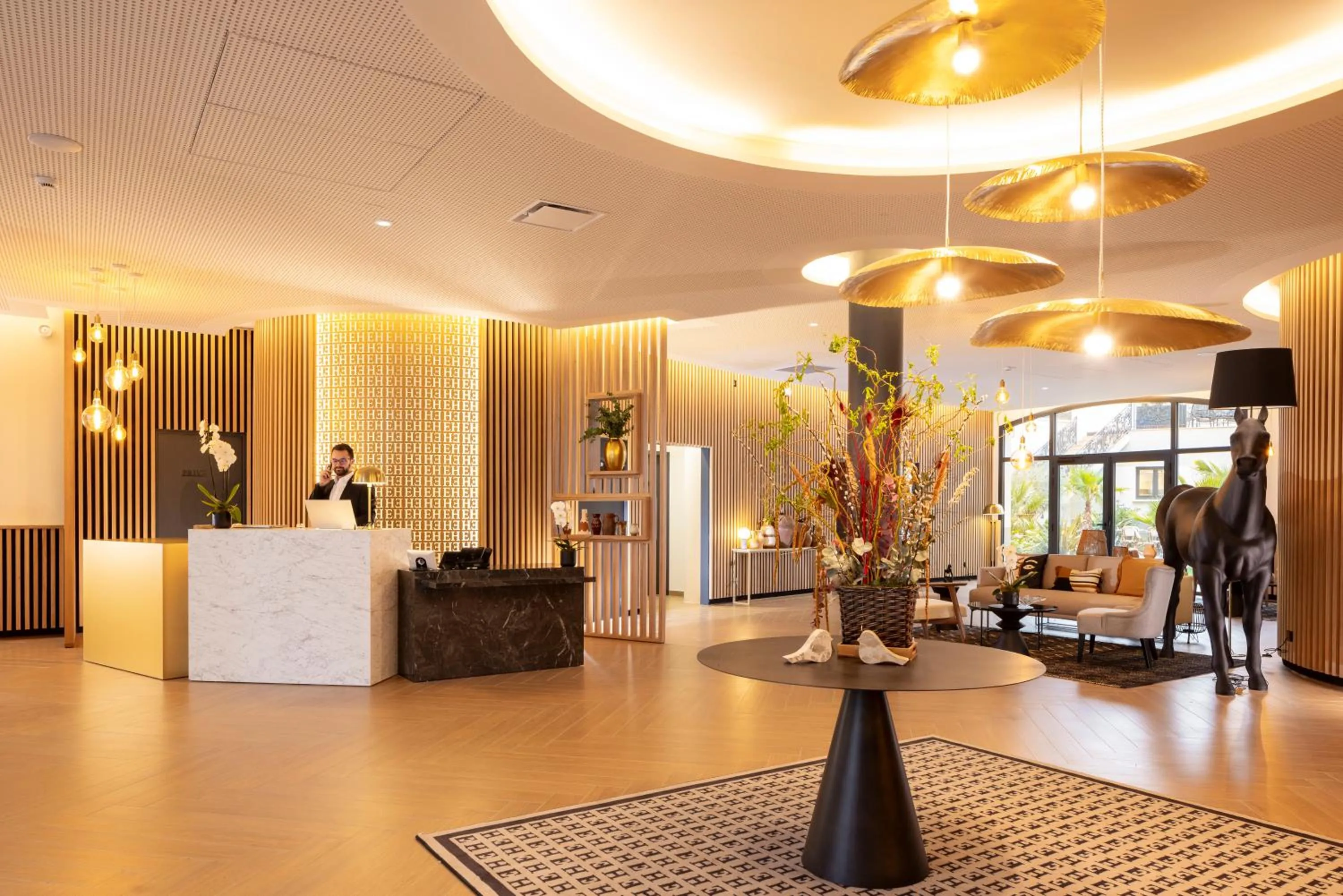 Lobby or reception in Epona Hôtel Sens