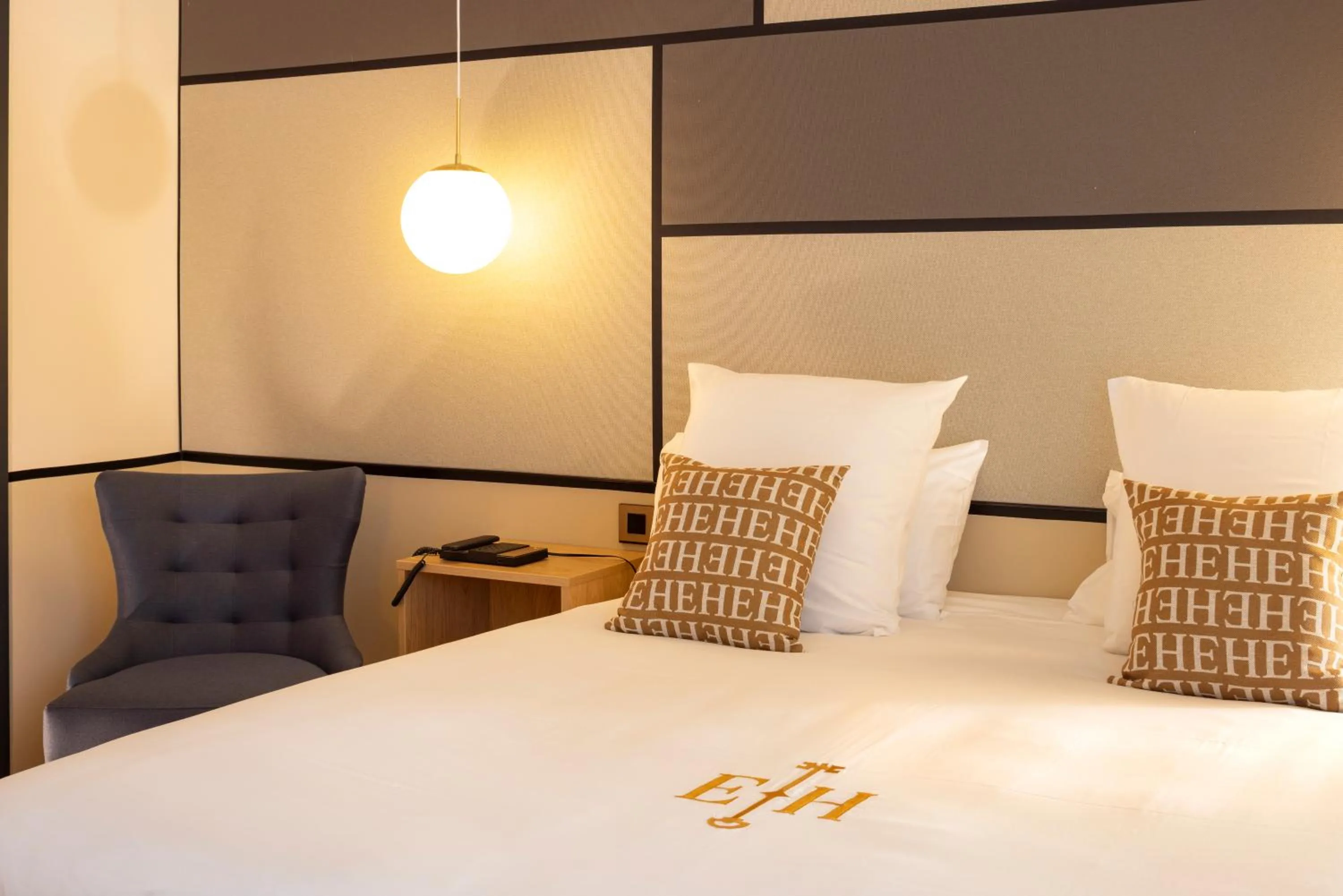 Bedroom, Bed in Epona Hôtel Sens