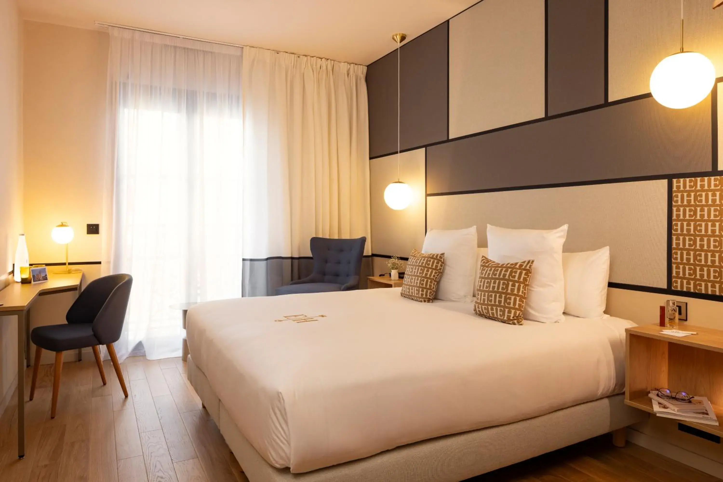 Bedroom, Bed in Epona Hôtel Sens Bedroom, Bed in Epona Hôtel Sens