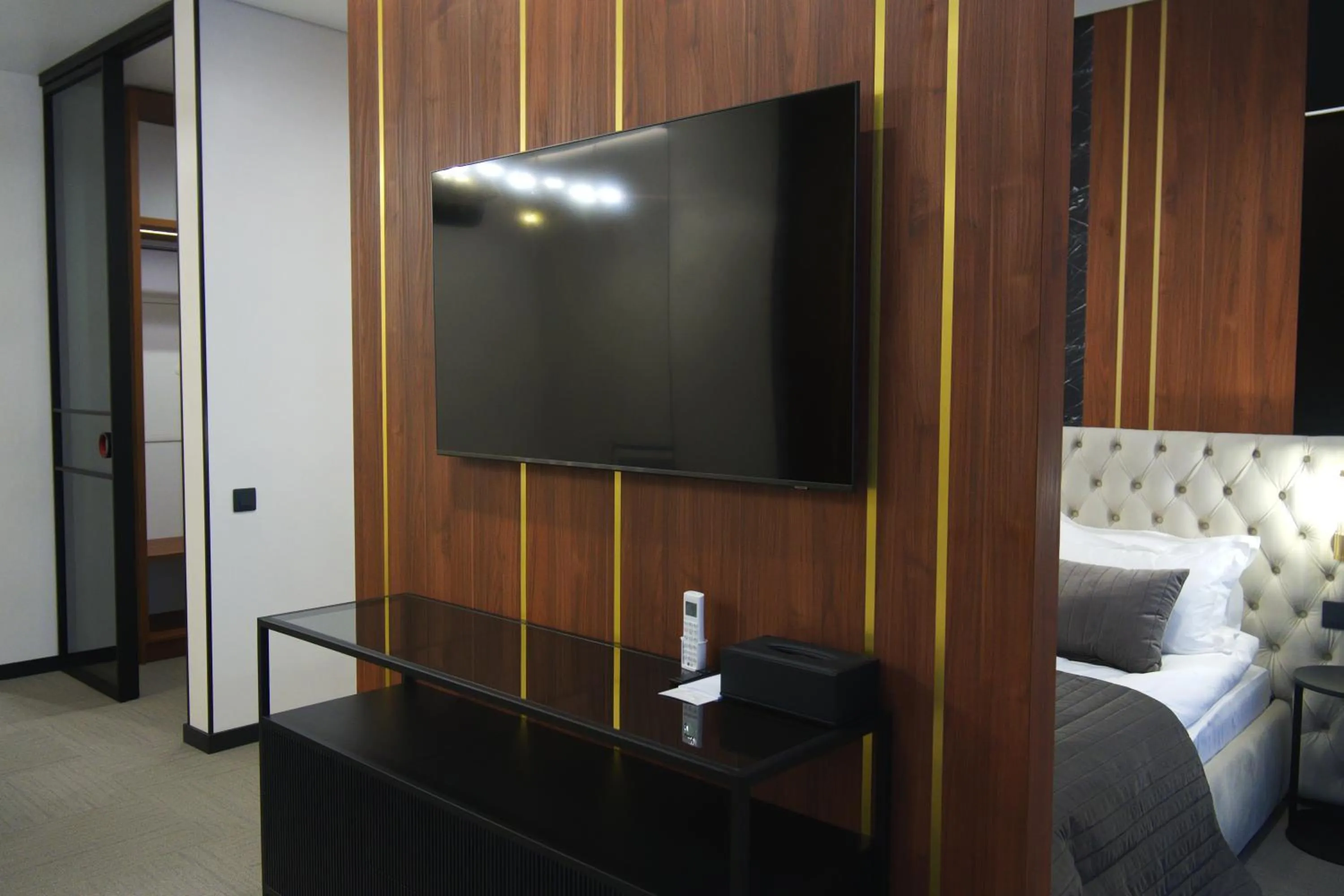 Bed in Glacier Premium Apartments