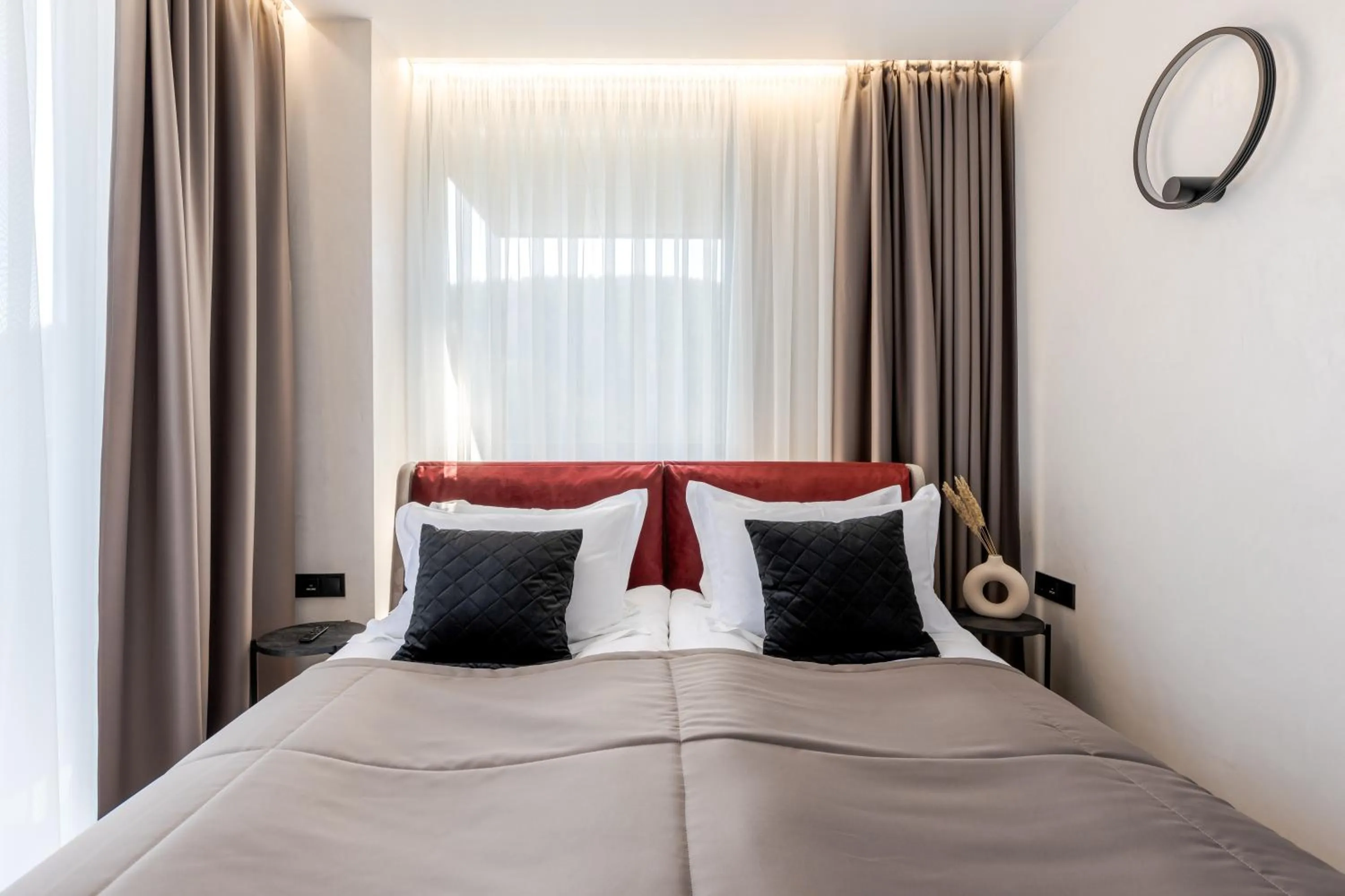 Bed in Glacier Premium Apartments