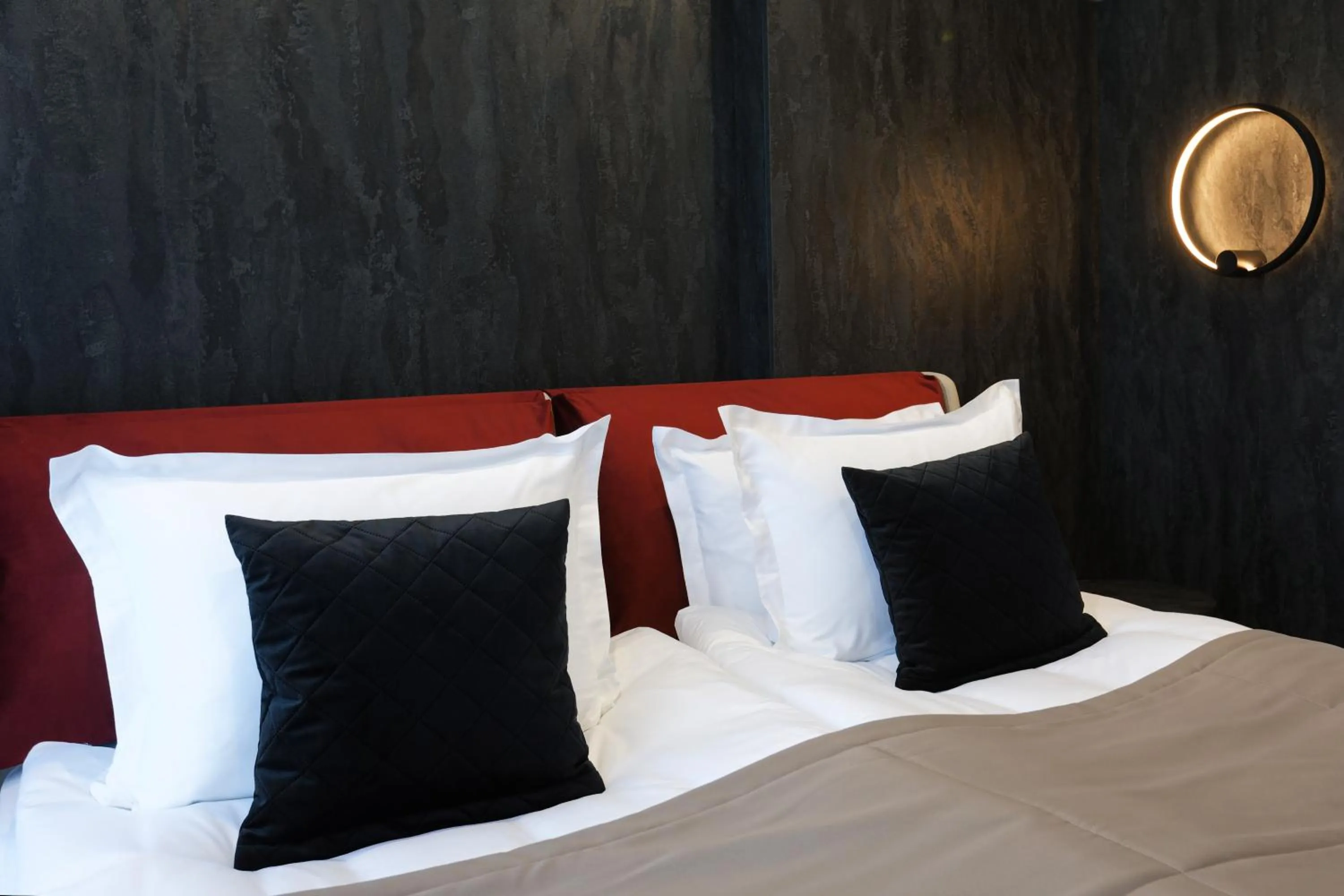 Bed in Glacier Premium Apartments