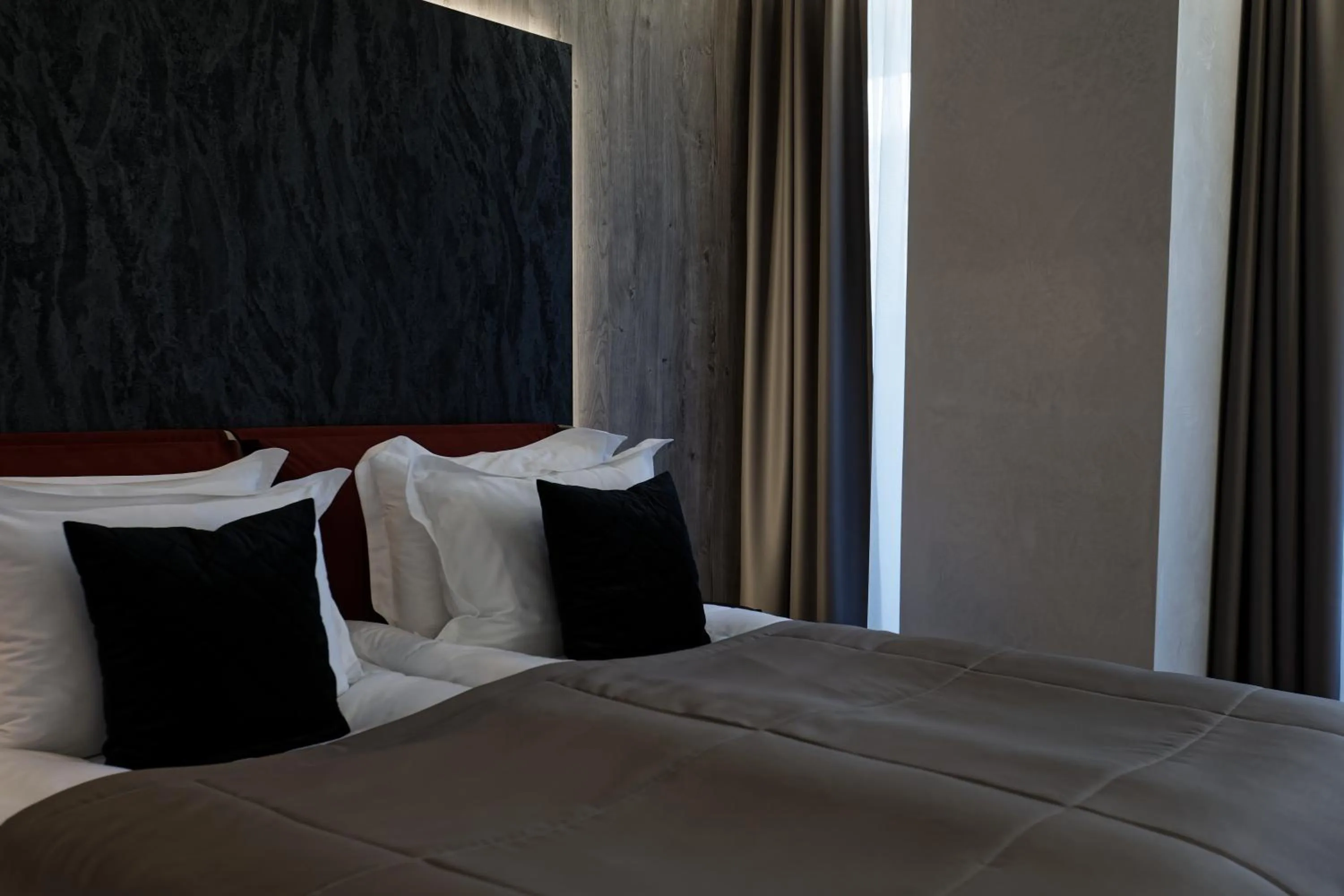 Bed in Glacier Premium Apartments