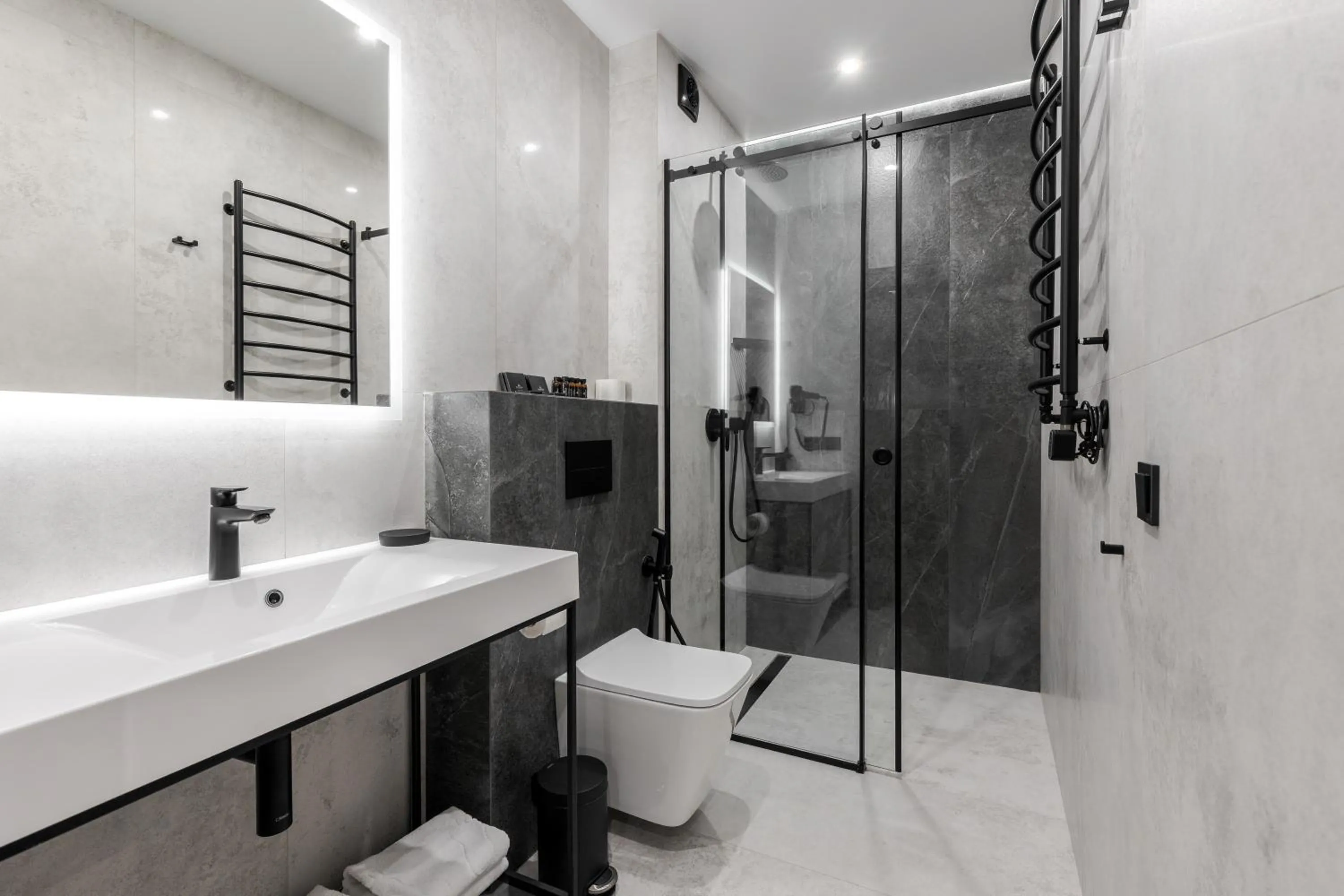 Shower in Glacier Premium Apartments