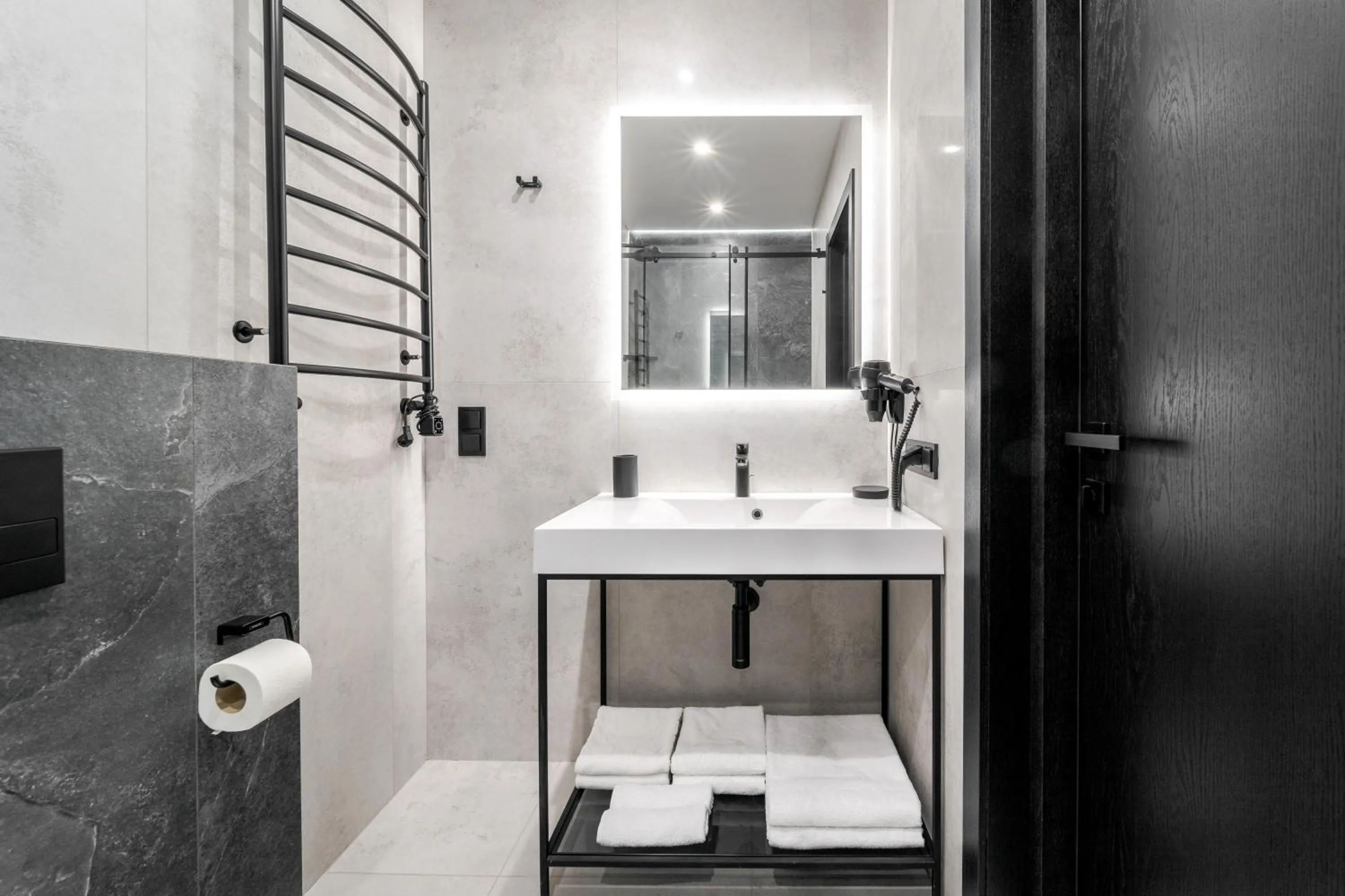 Shower in Glacier Premium Apartments