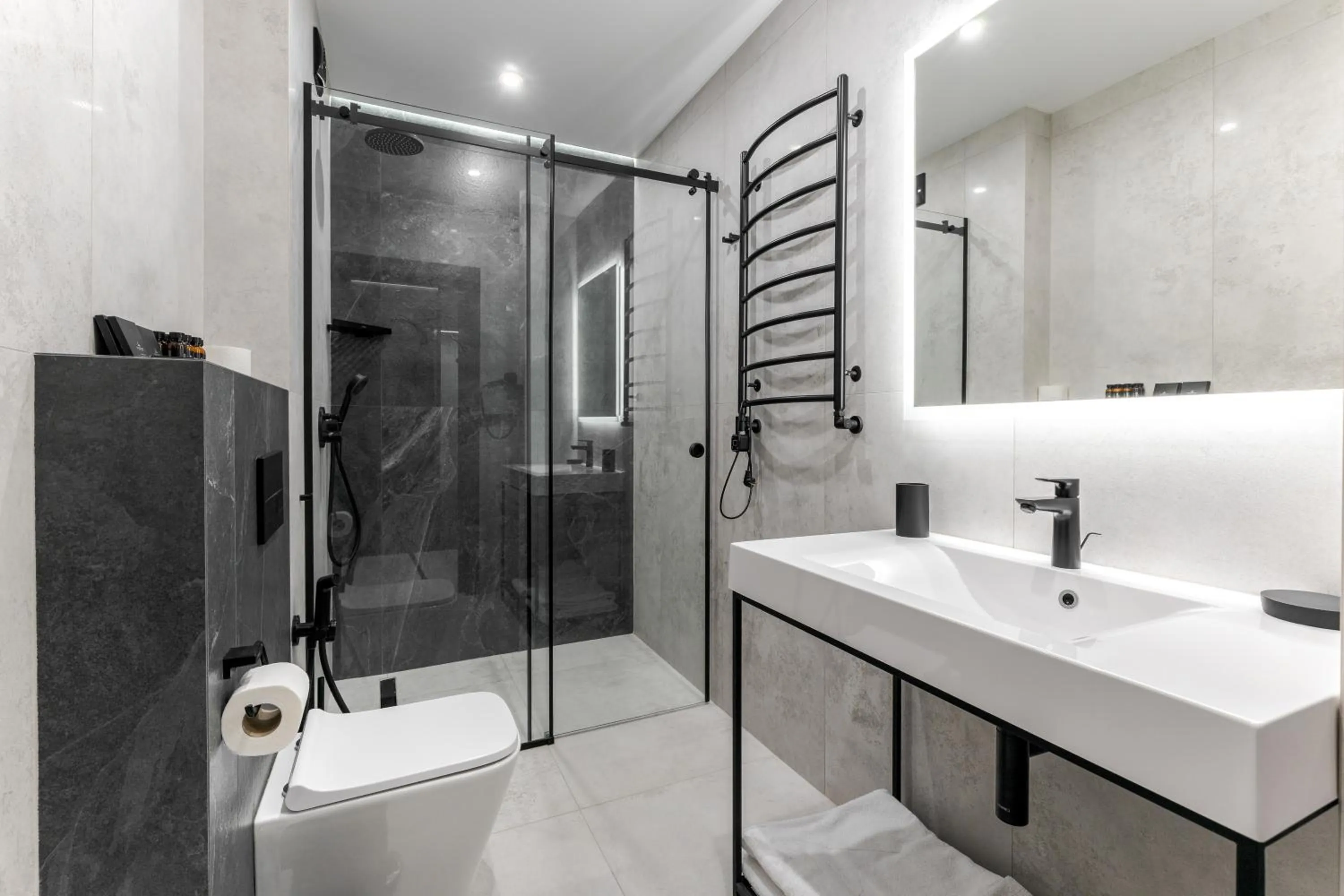 Shower in Glacier Premium Apartments