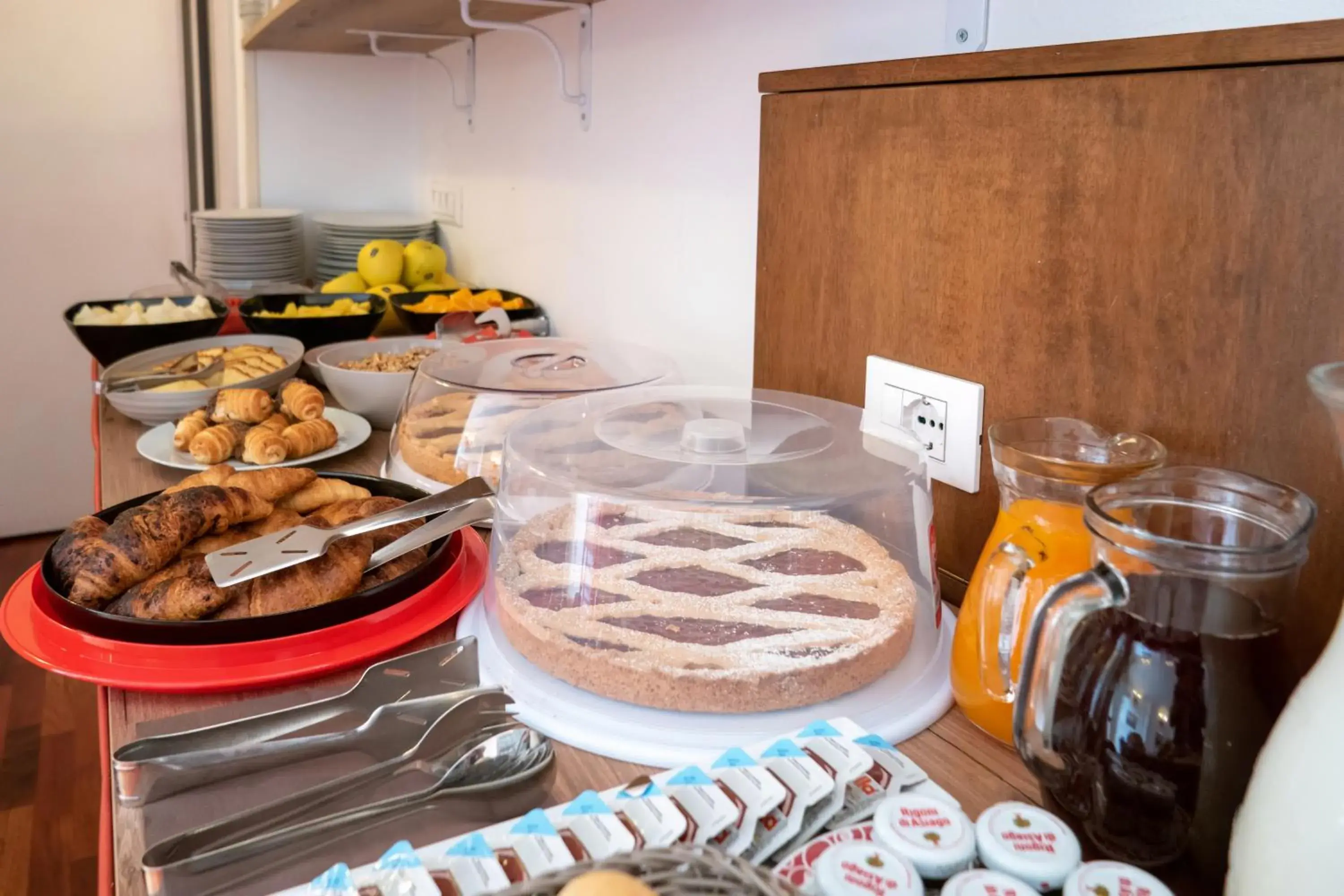 Buffet breakfast in Hotel alla giustizia Buffet breakfast in Hotel alla giustizia