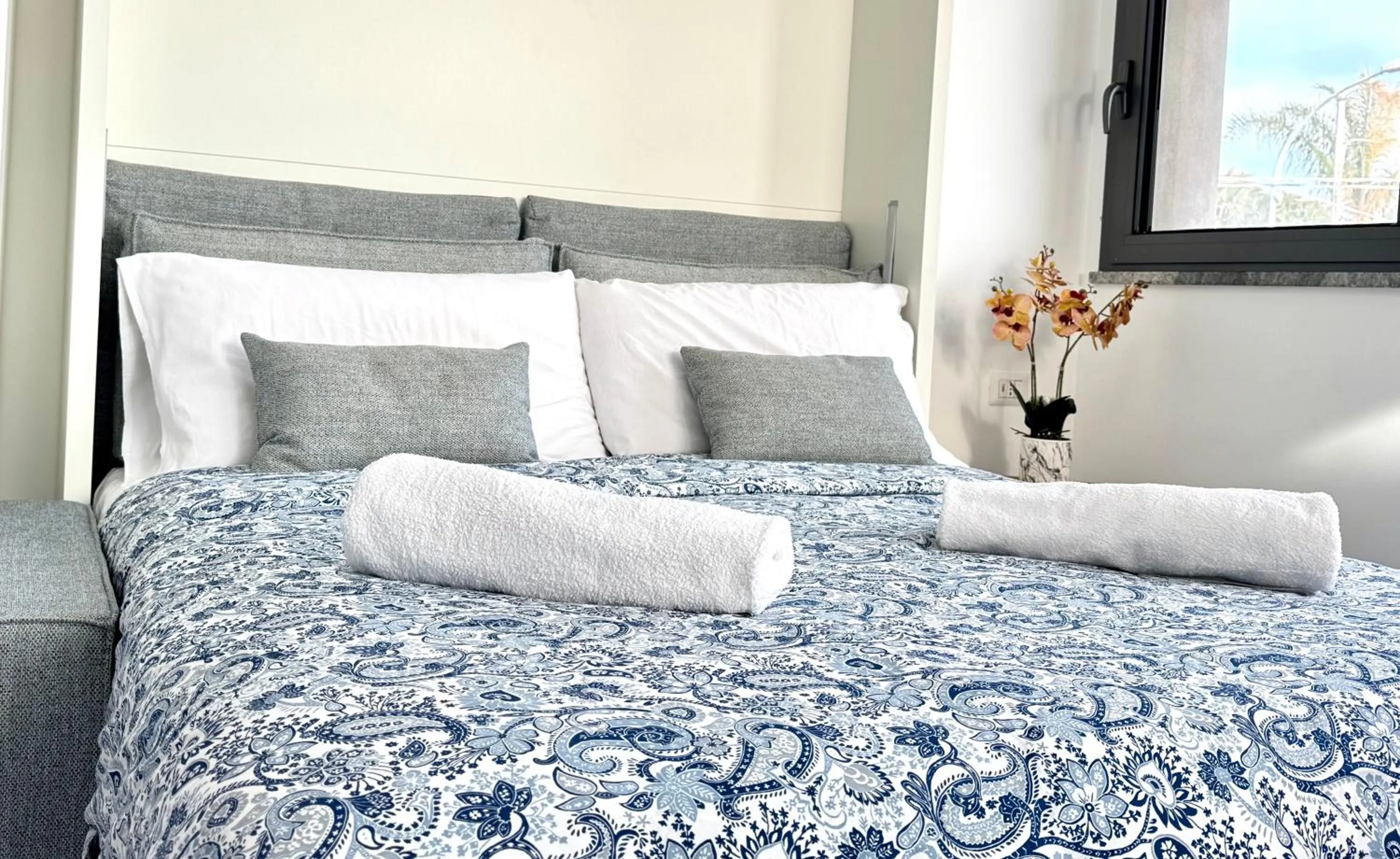 Bed in Aurora View Resort