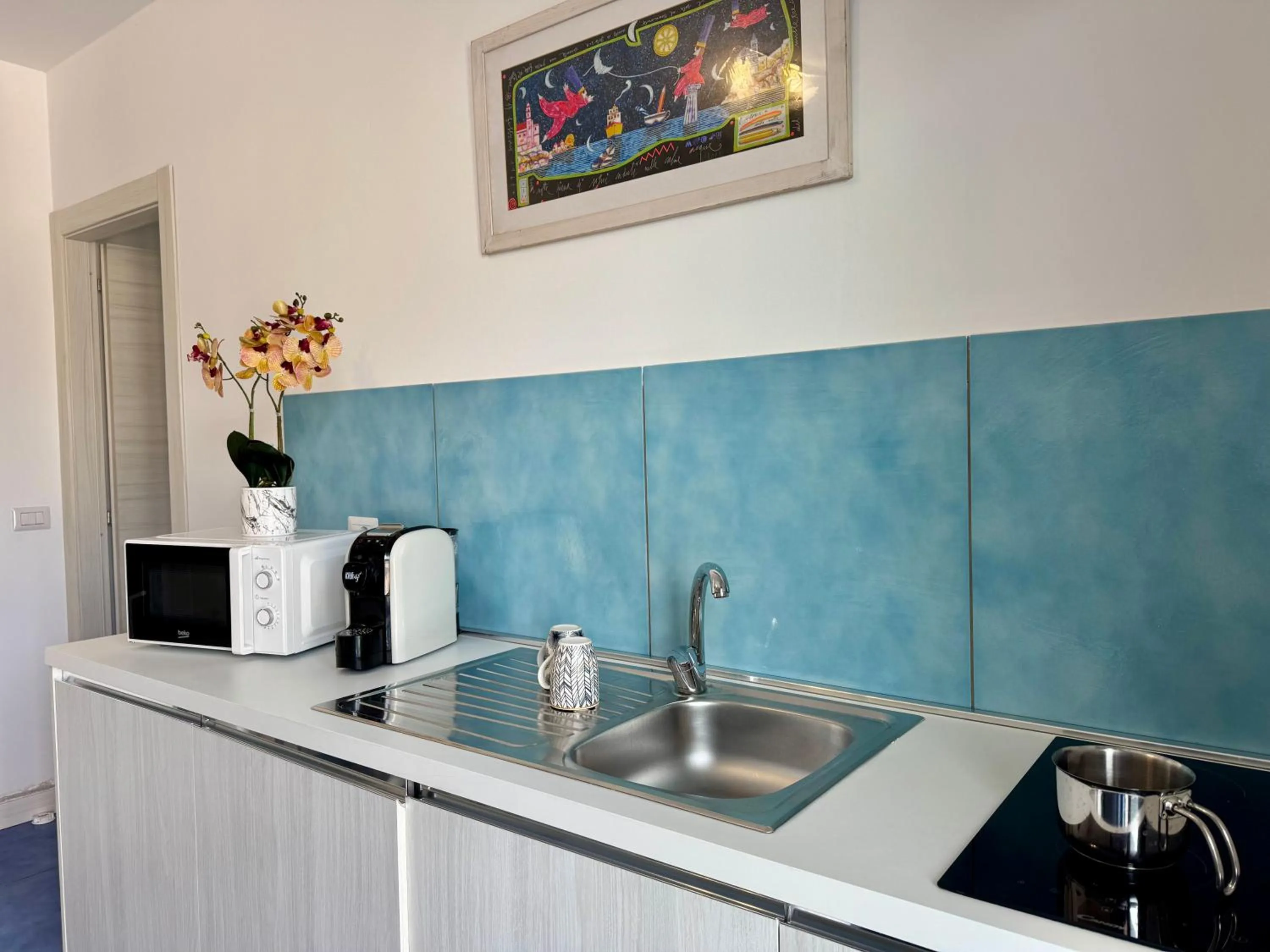 kitchen in Aurora View Resort