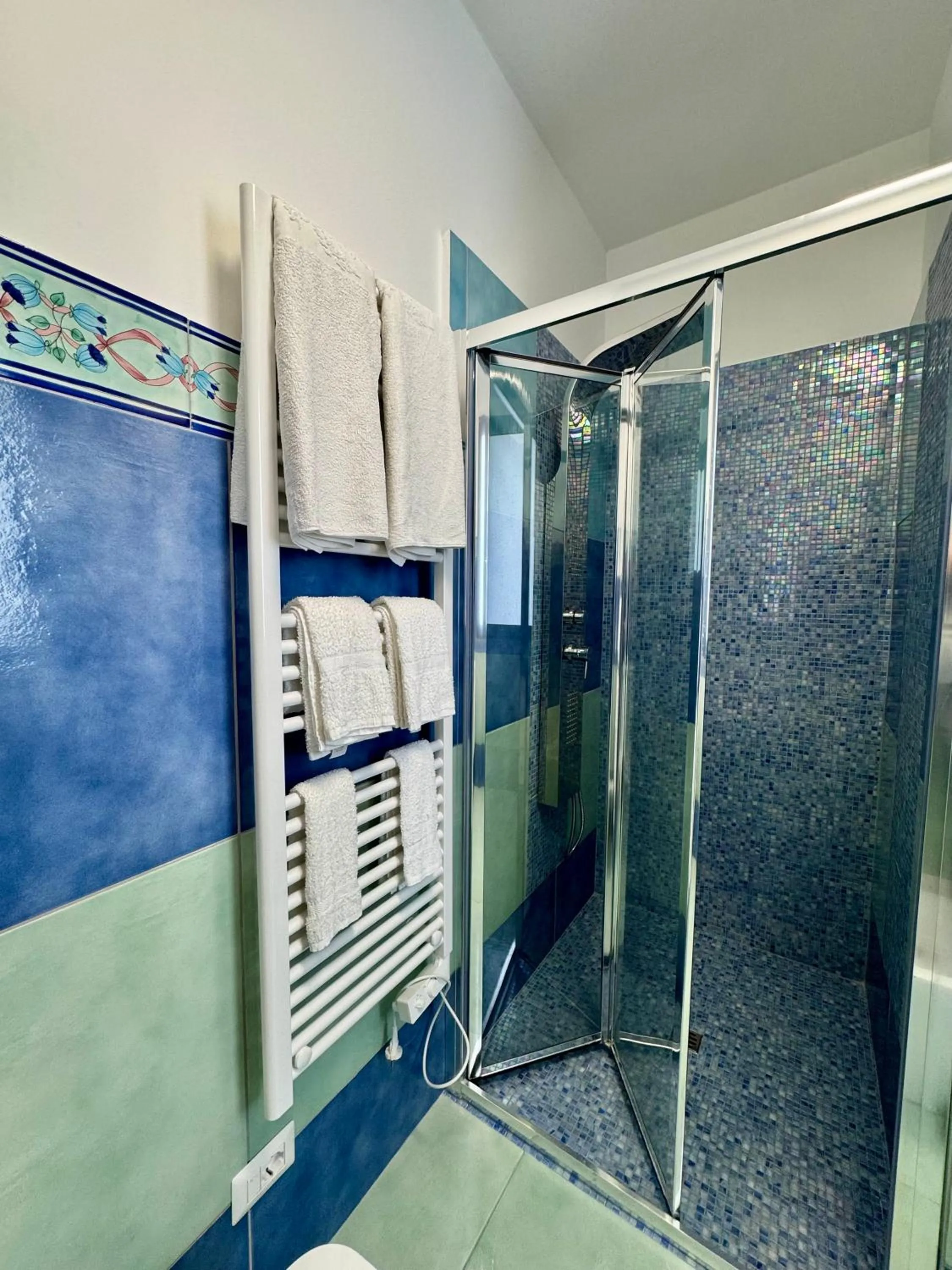 Shower in Aurora View Resort