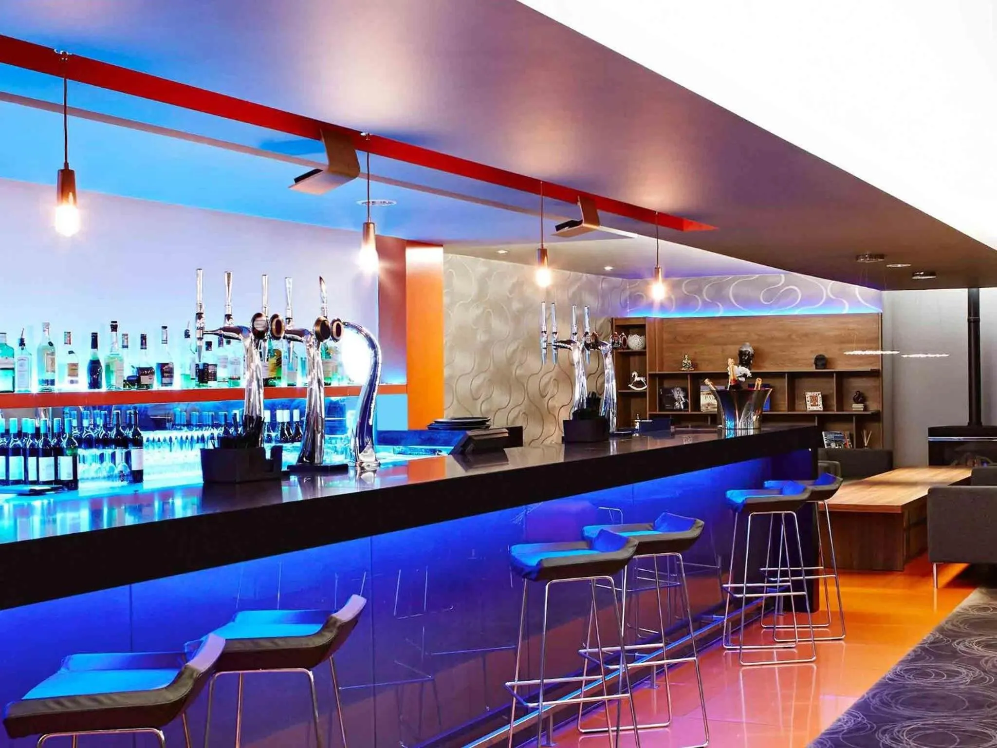 Lounge or bar in Novotel London Waterloo