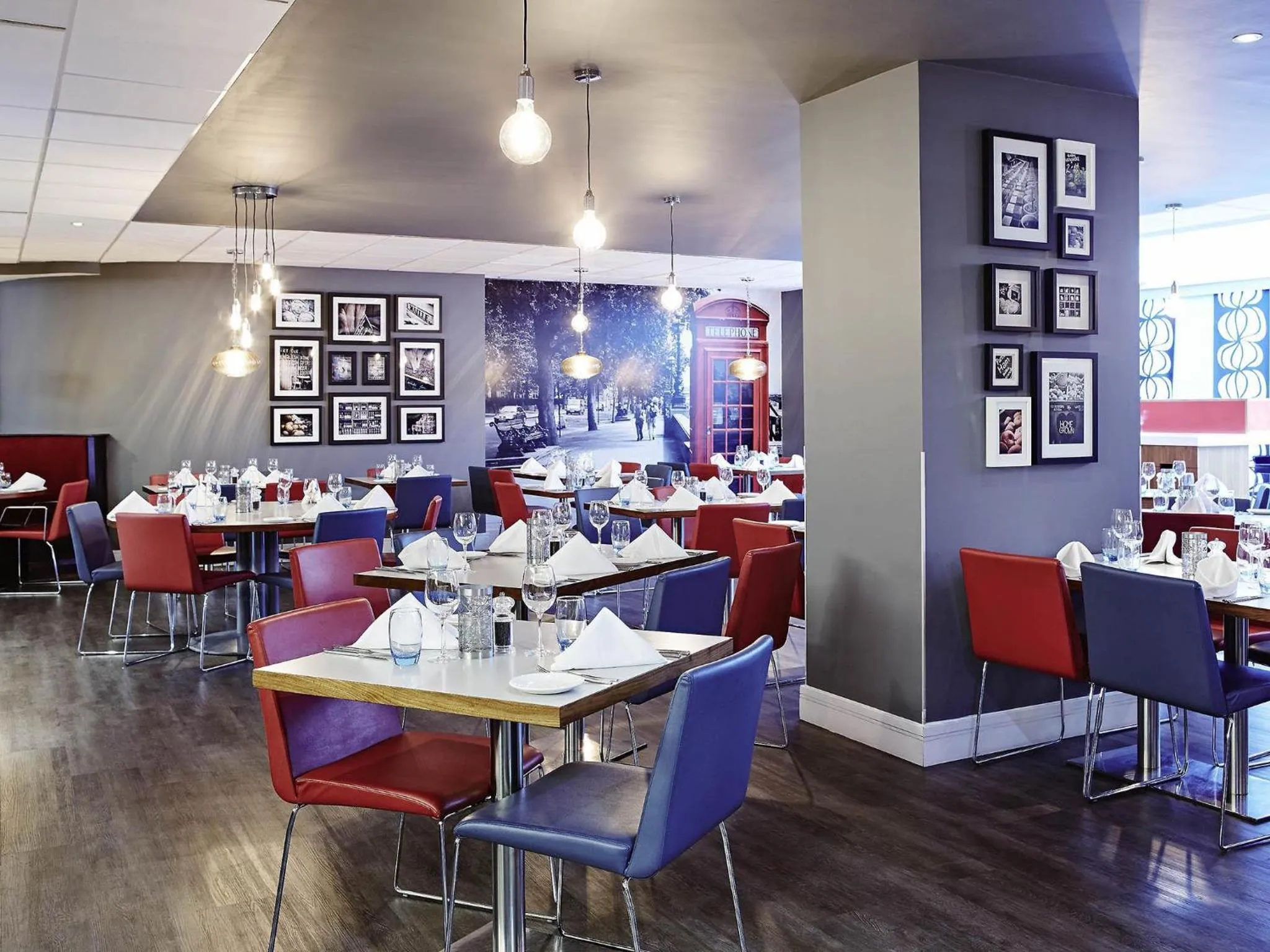 Restaurant/places to eat in Novotel London Waterloo