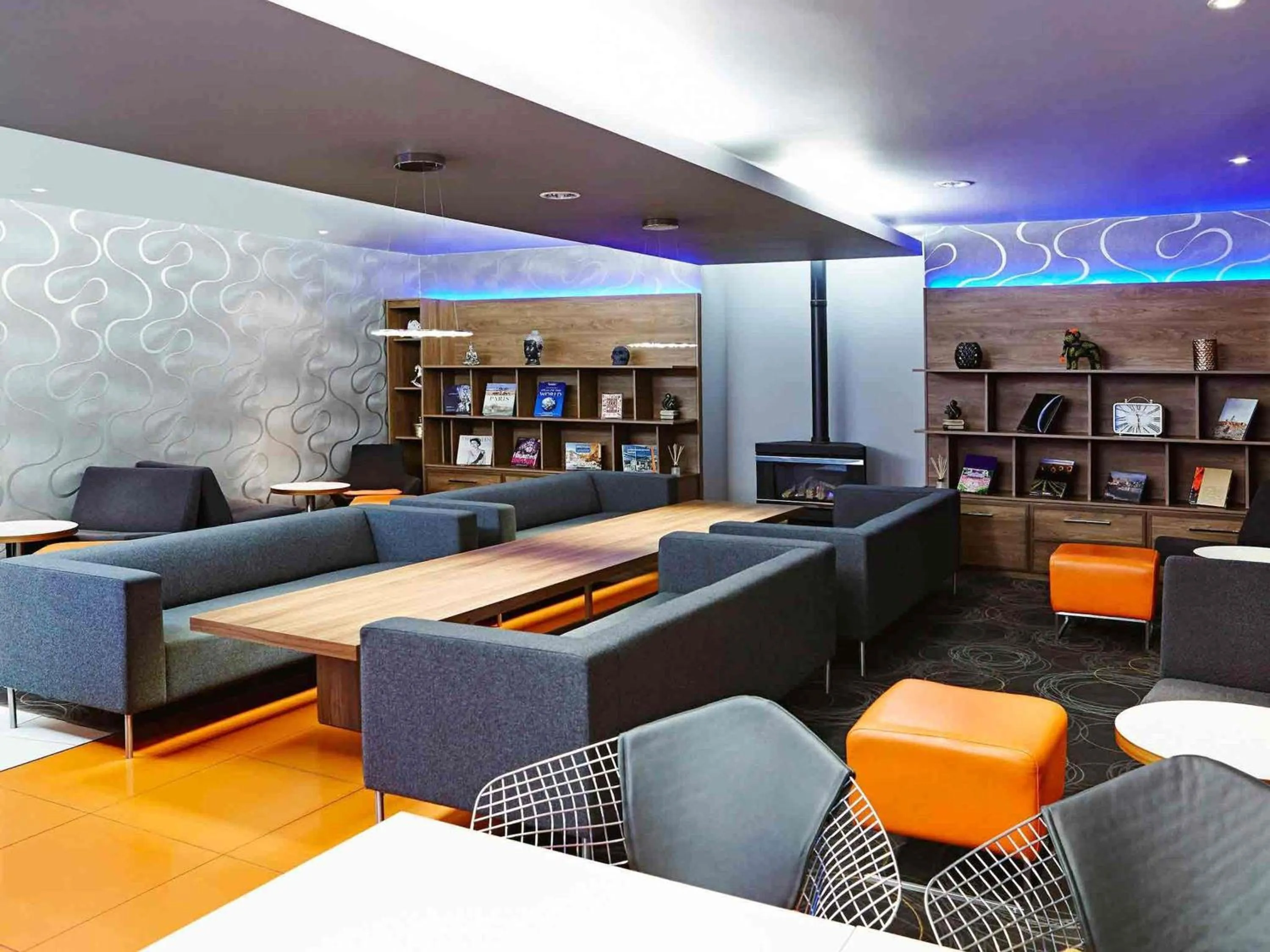 Lounge or bar in Novotel London Waterloo