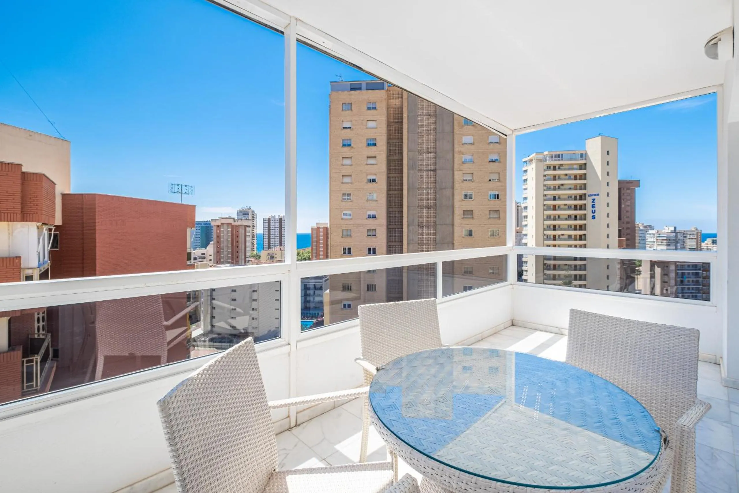 Day in Apartamentos Les Dunes Centro Levante Beach