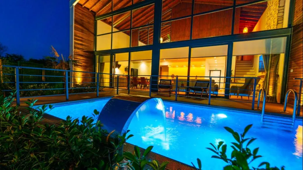 Night in Trio Palazio Sapanca