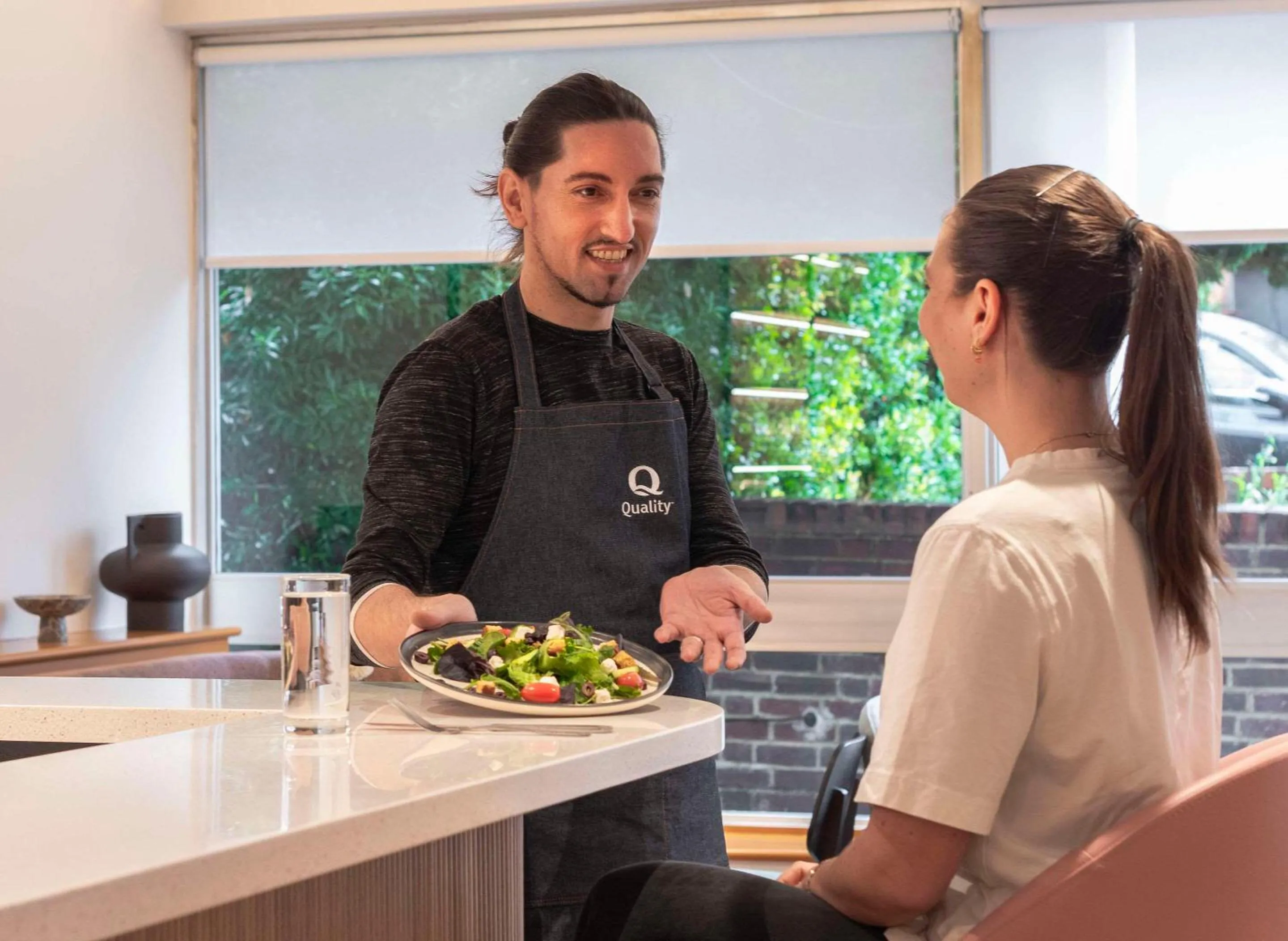 Lounge or bar in Quality Hotel Hampstead