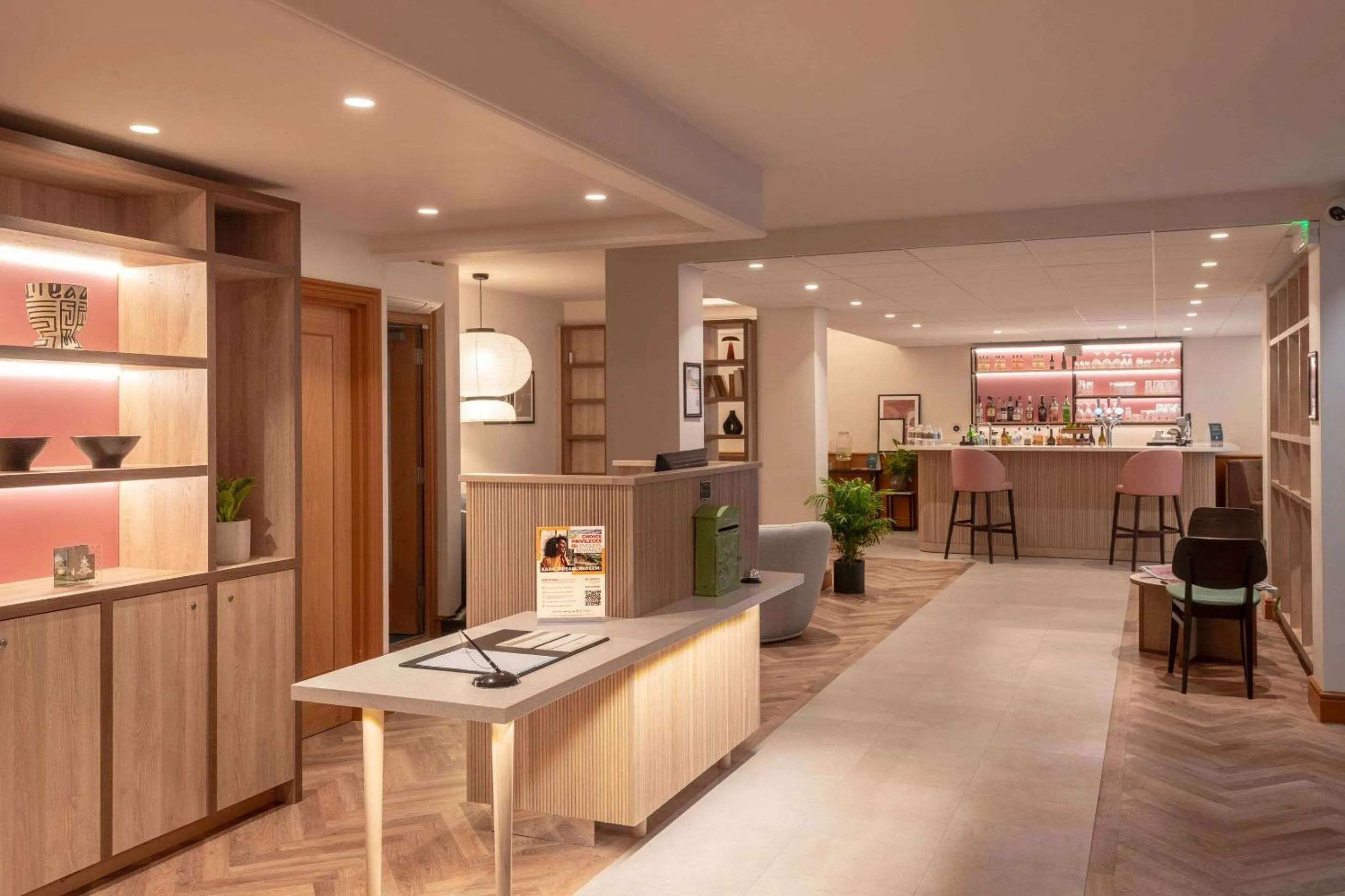 Lobby or reception in Quality Hotel Hampstead