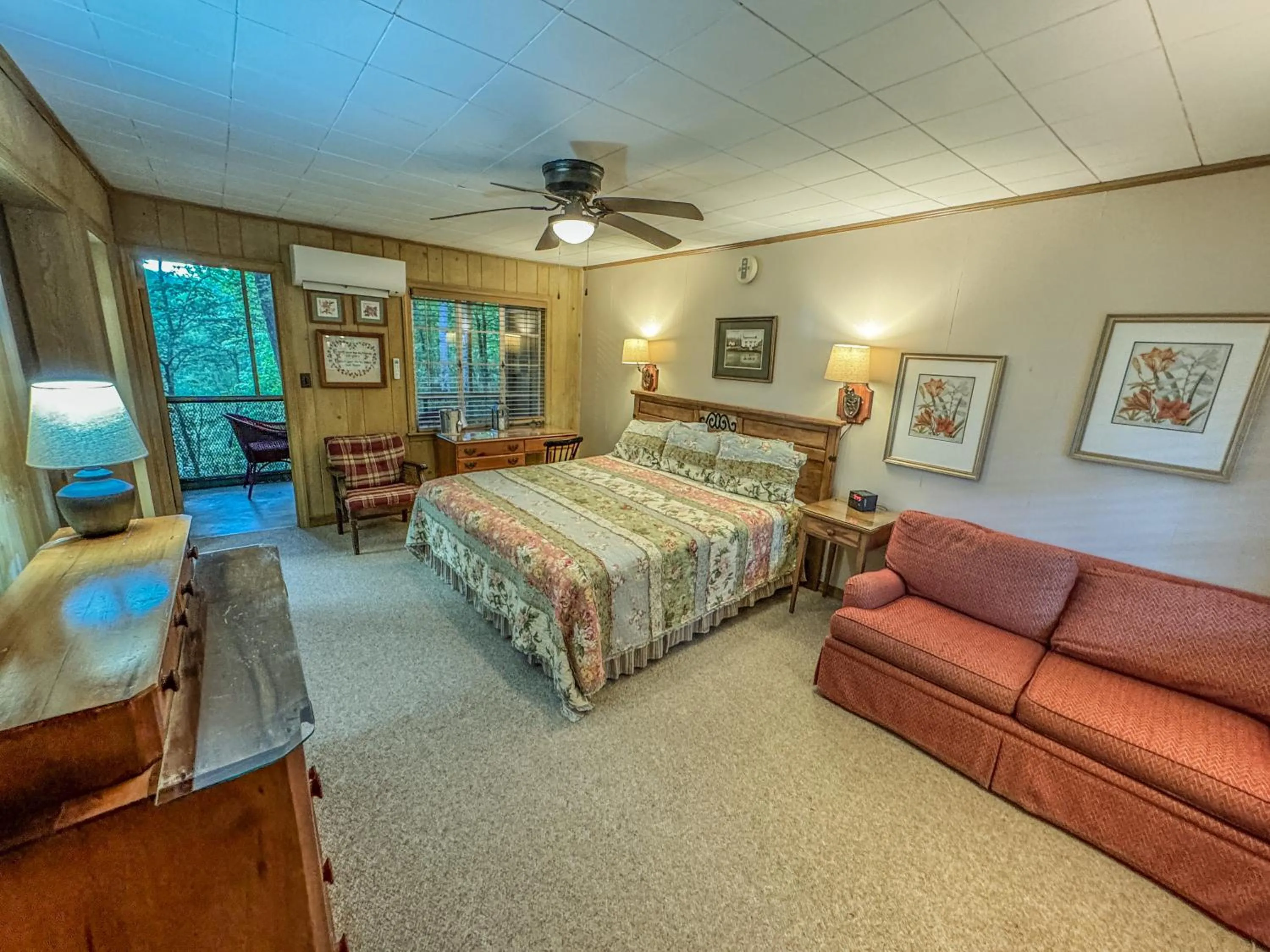 Hemlock Inn