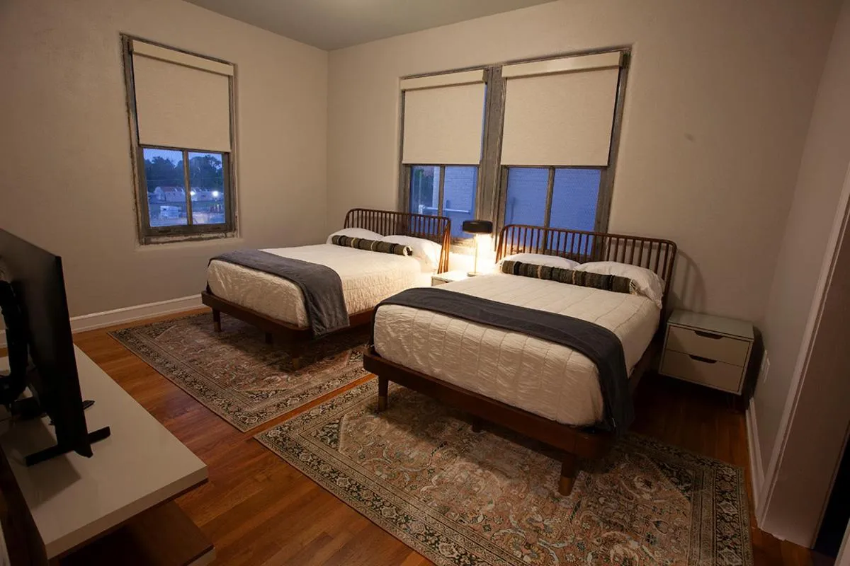 Bed in Greyhound Inn