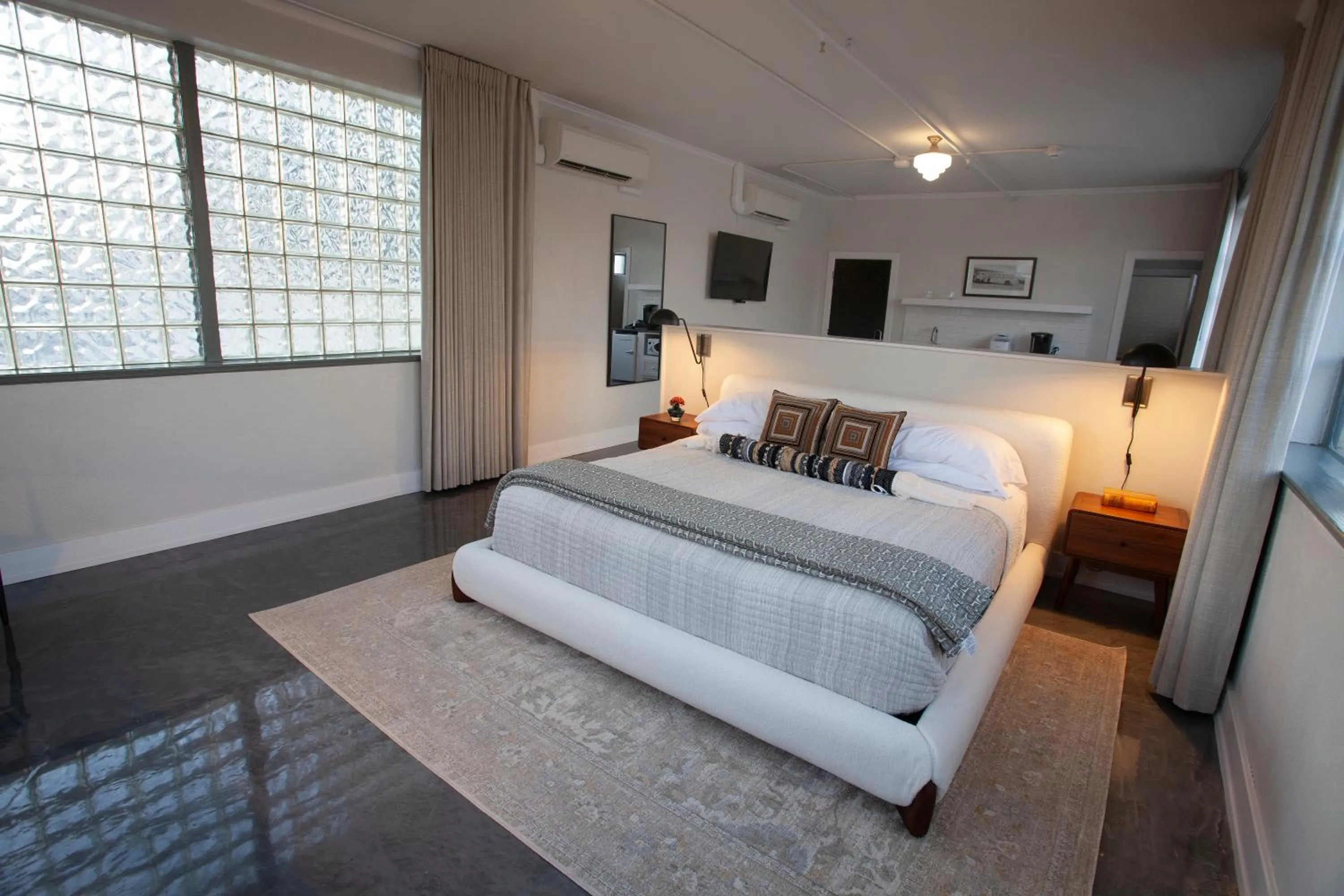 Bed in Greyhound Inn