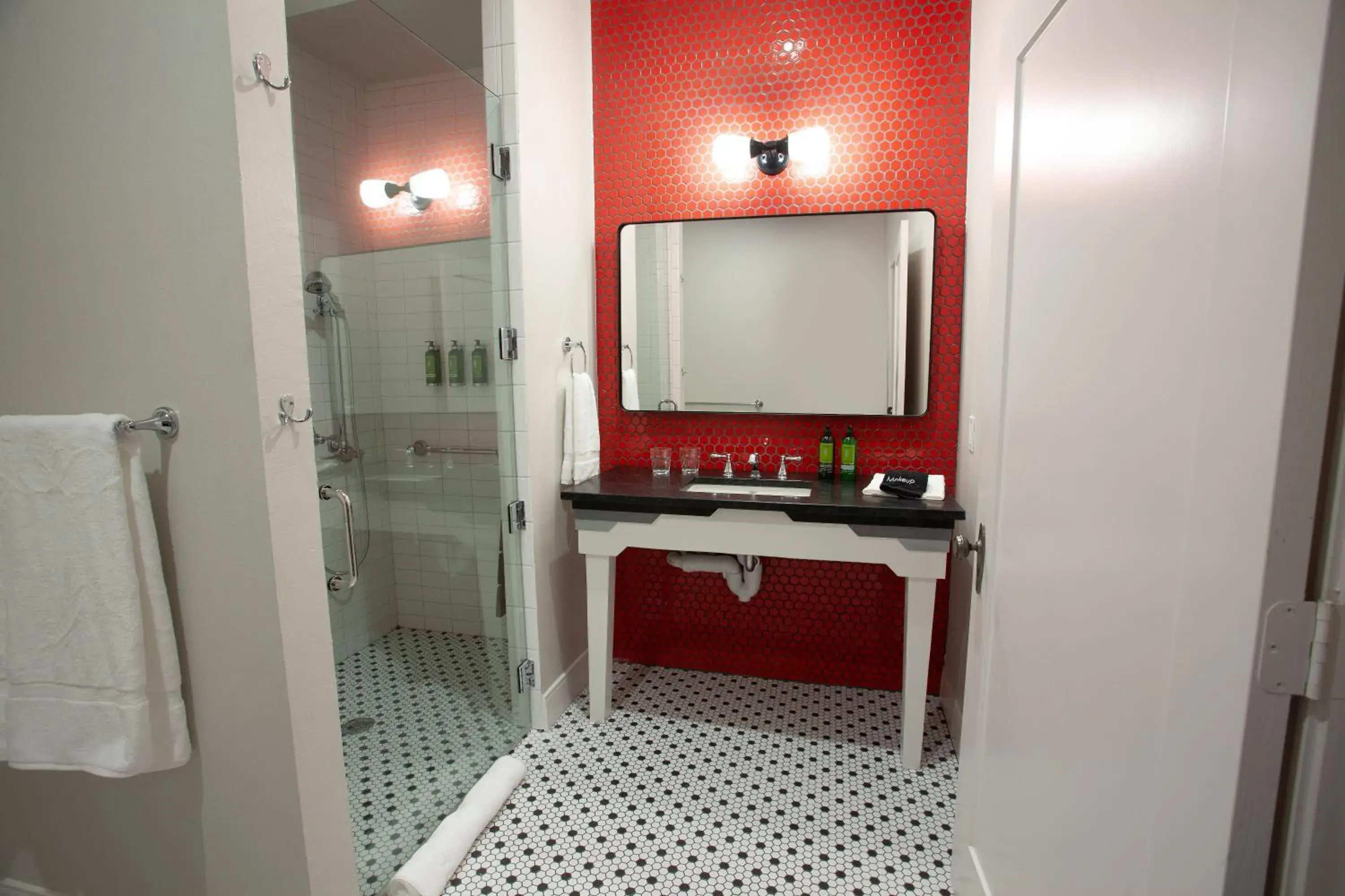 Studio - single occupancy - Disability Access in Greyhound Inn Studio - single occupancy - Disability Access in Greyhound Inn