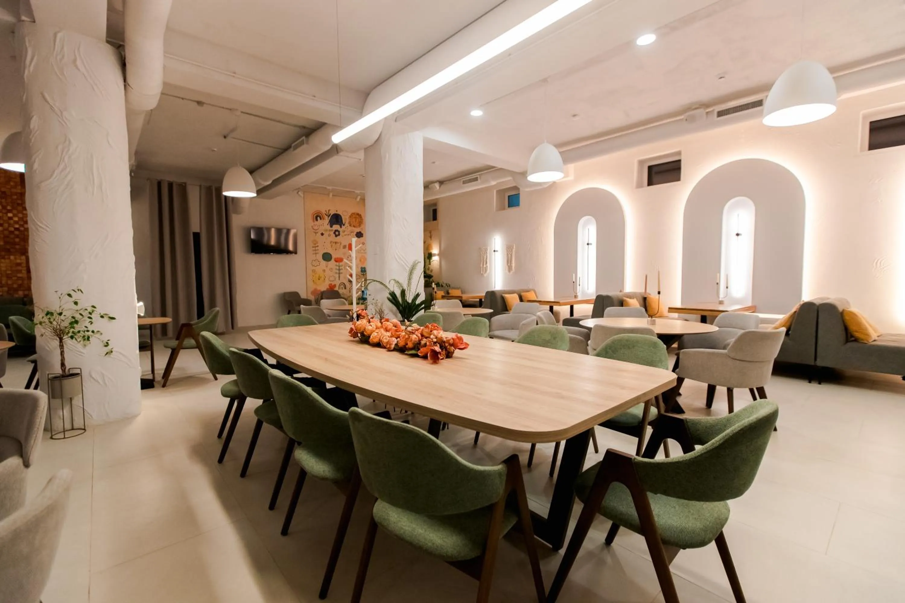 Restaurant/places to eat in Hotel Kazak Club