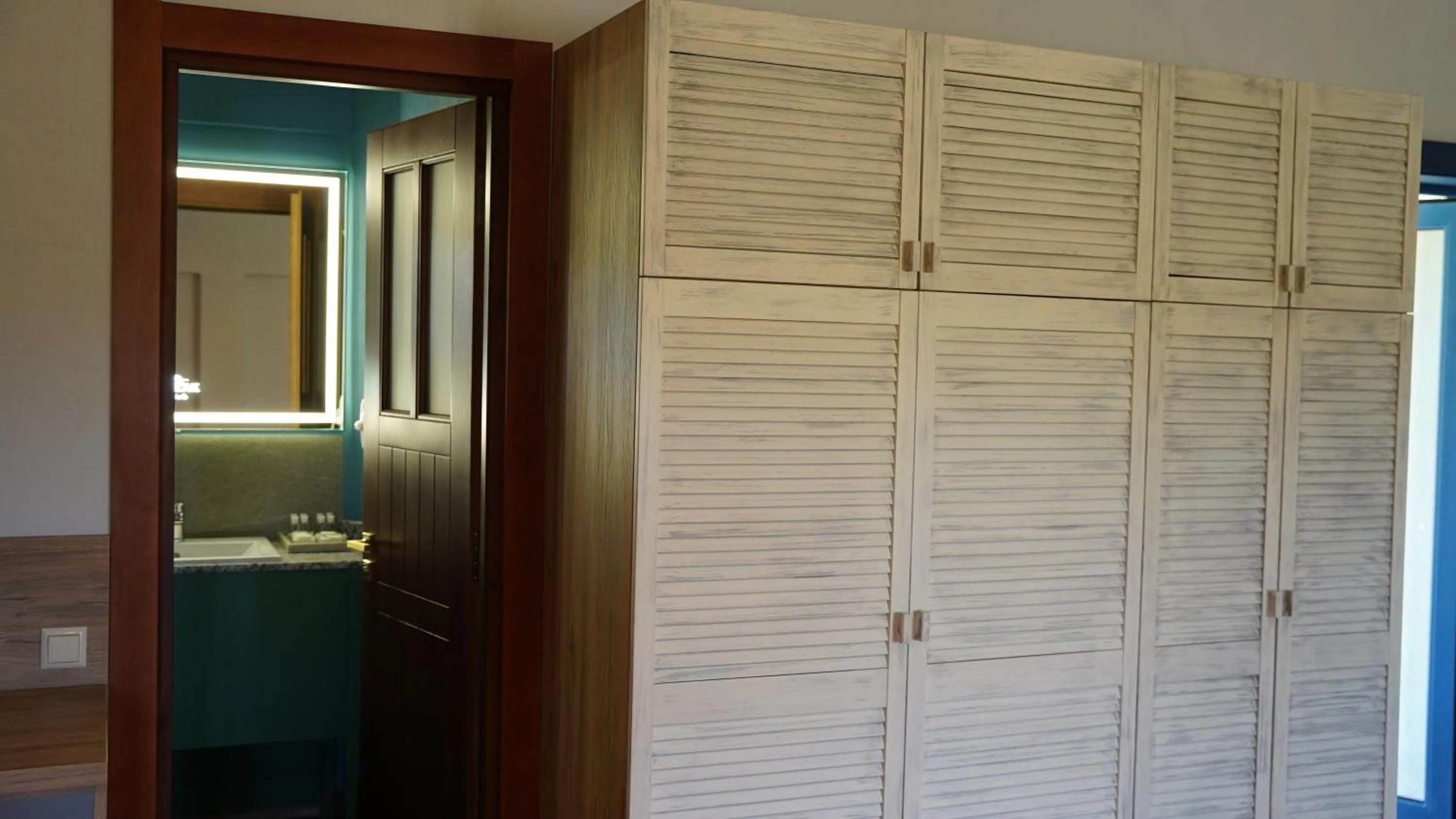 wardrobe in Hotel Kazak Club