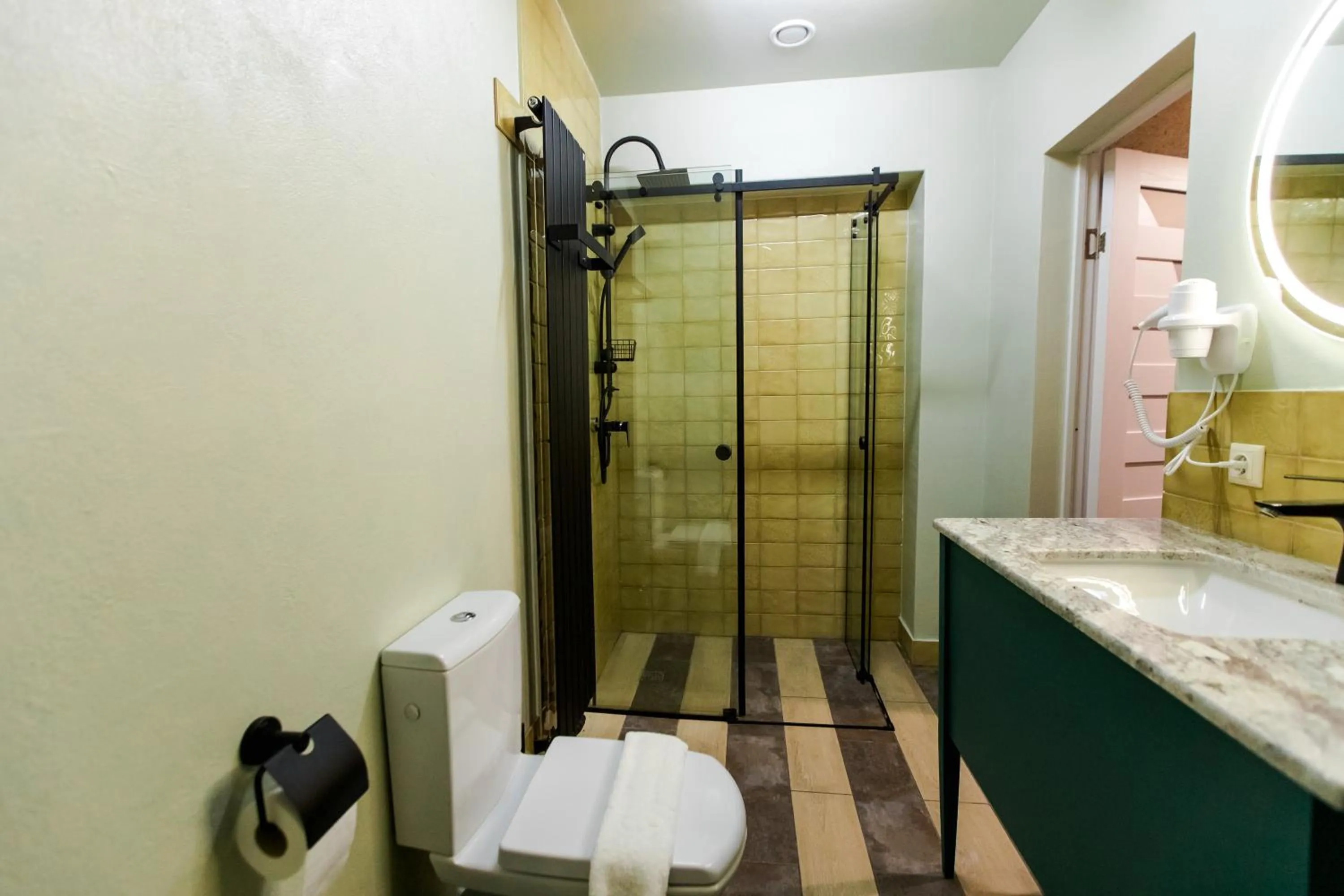 Shower in Hotel Kazak Club