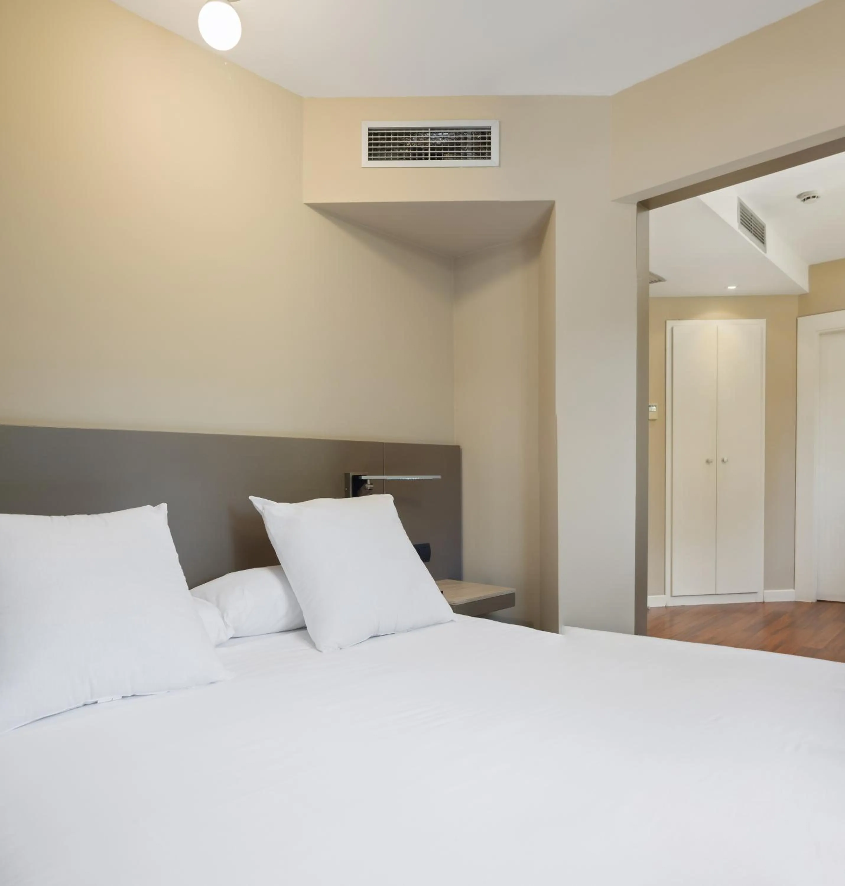Double Room with River View in Hotel Ureder