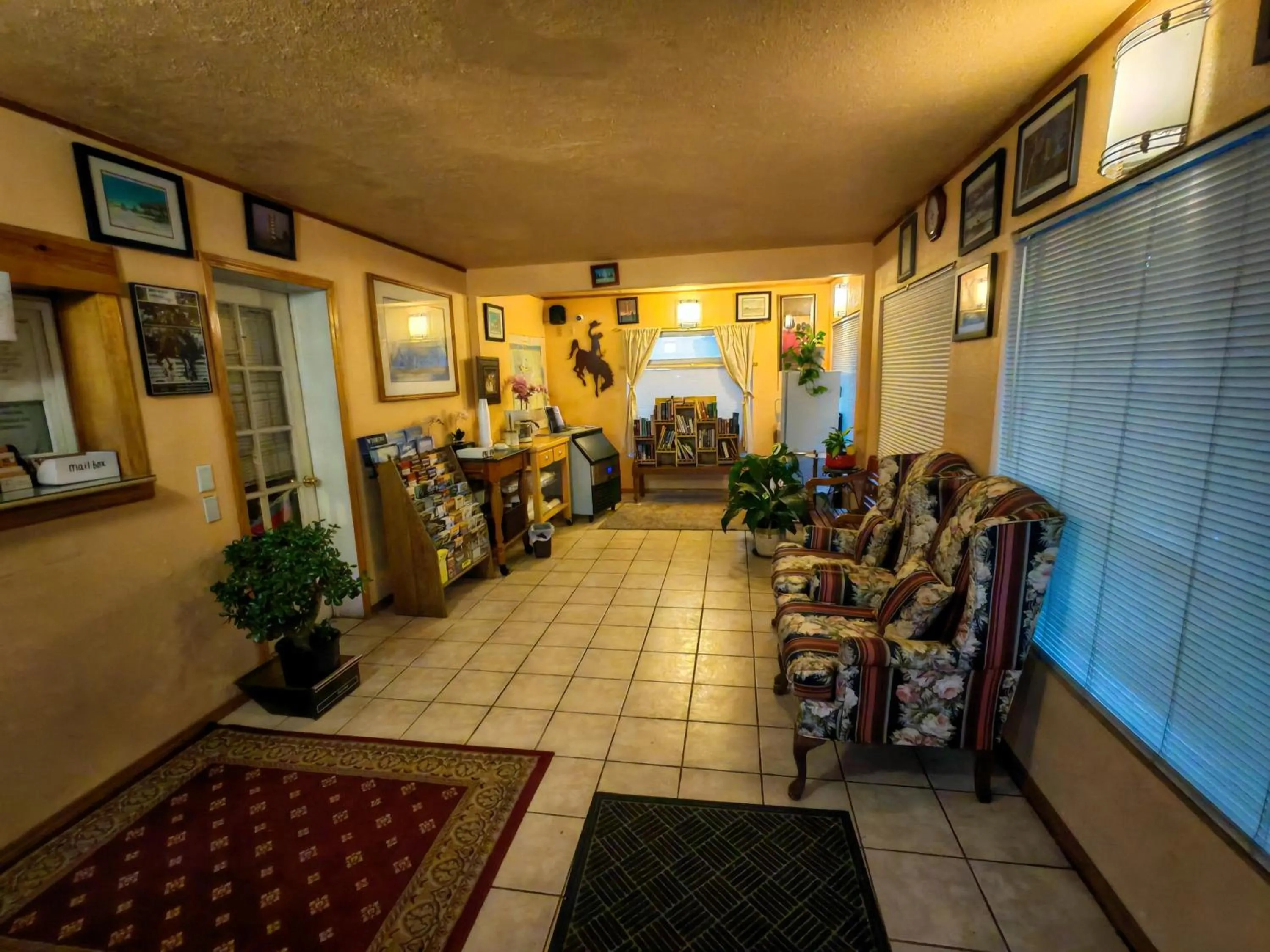 Lobby or reception in Cheyenne Motel