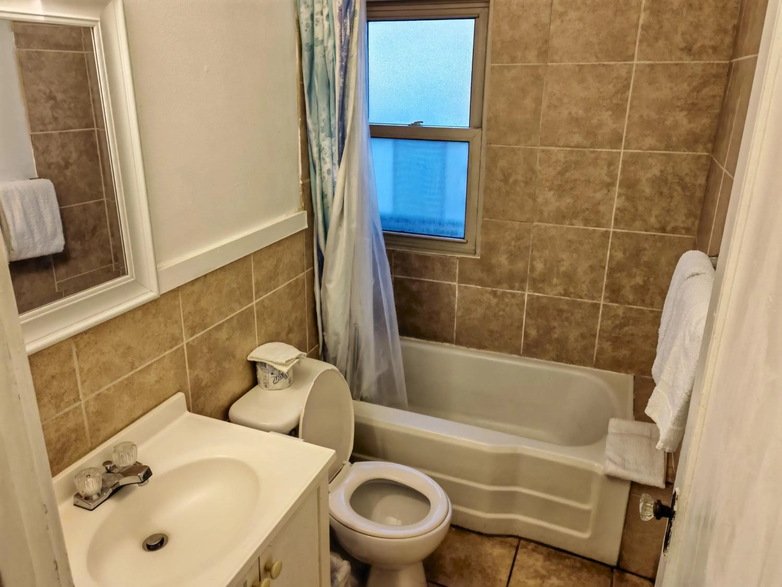 Bathroom in Cheyenne Motel