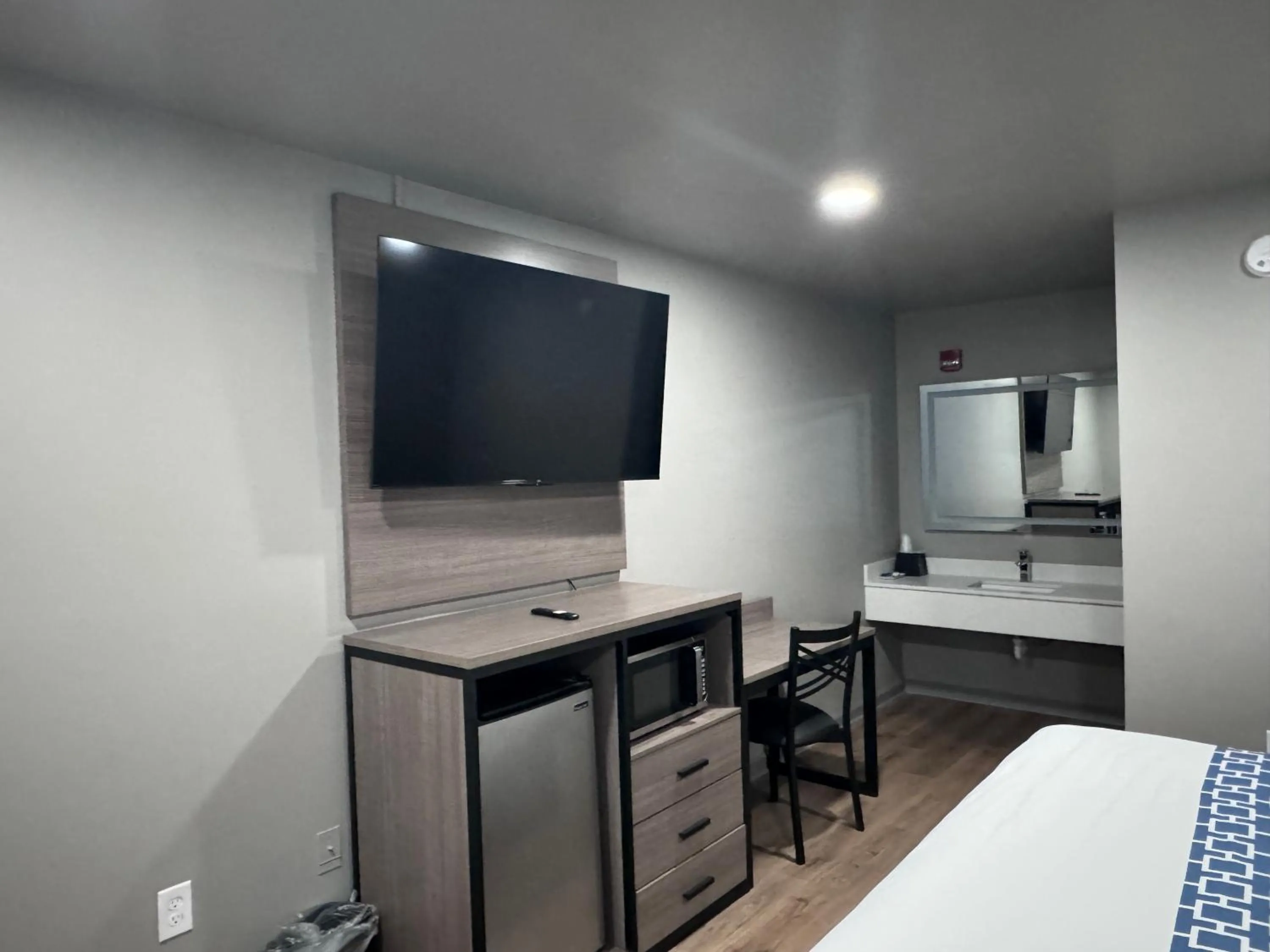 TV and multimedia in David Crockett Motel