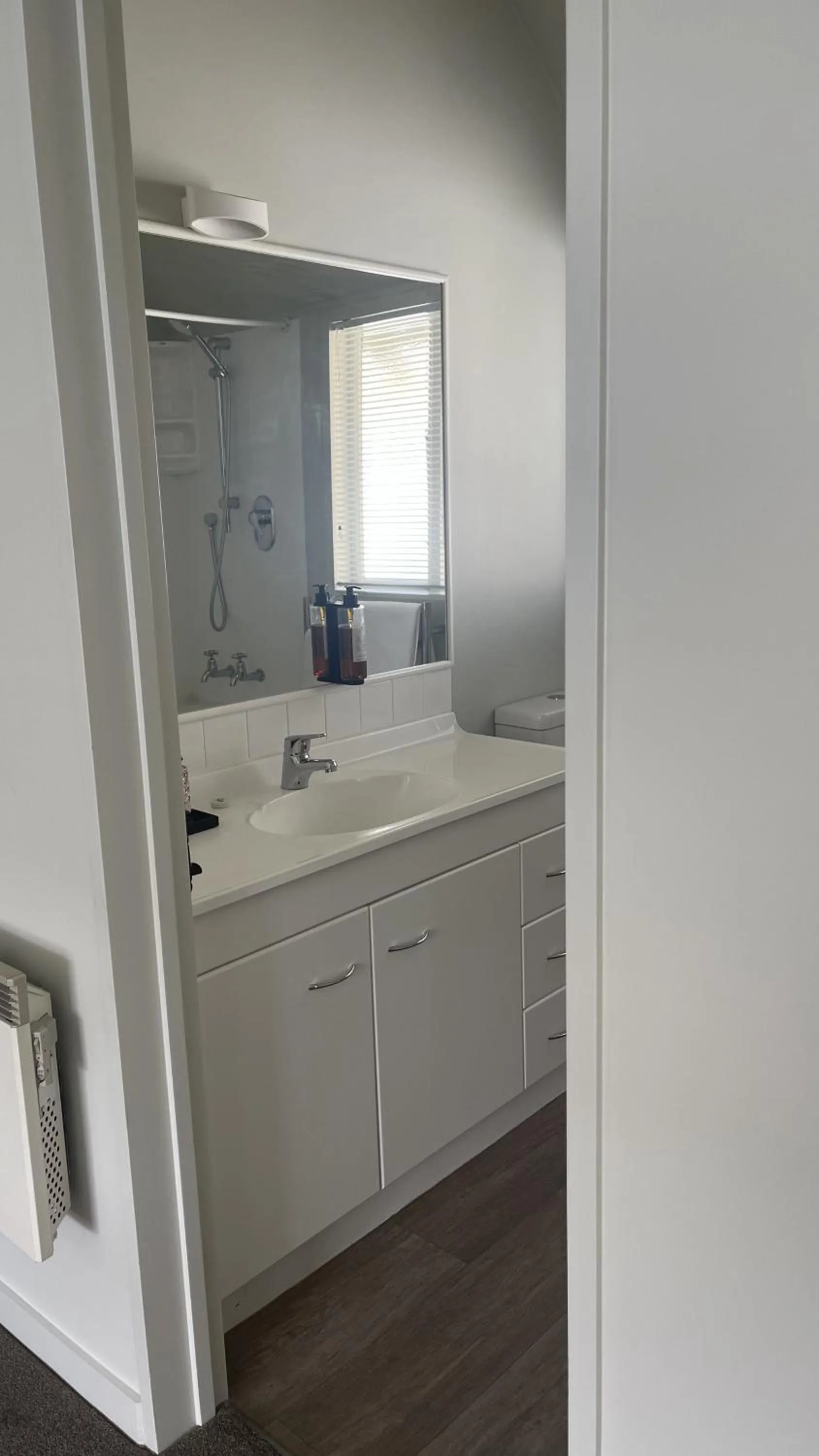 Bathroom in The Elmwood Motel