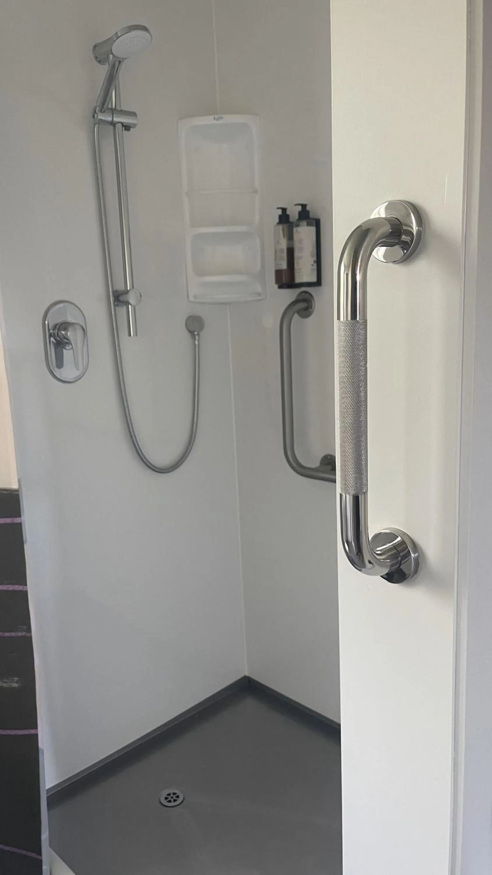 Shower in The Elmwood Motel