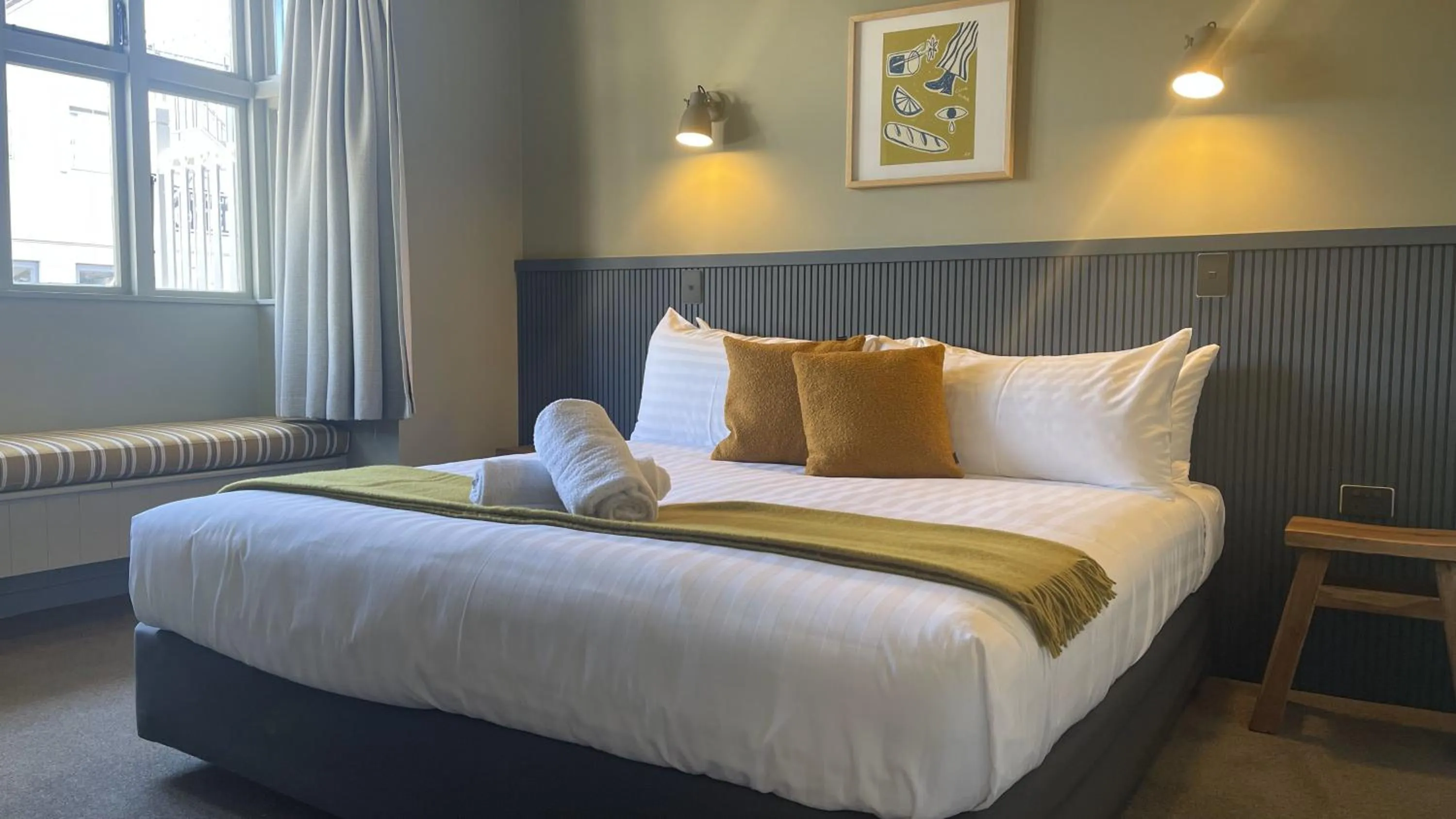 Bed in The Elmwood Motel