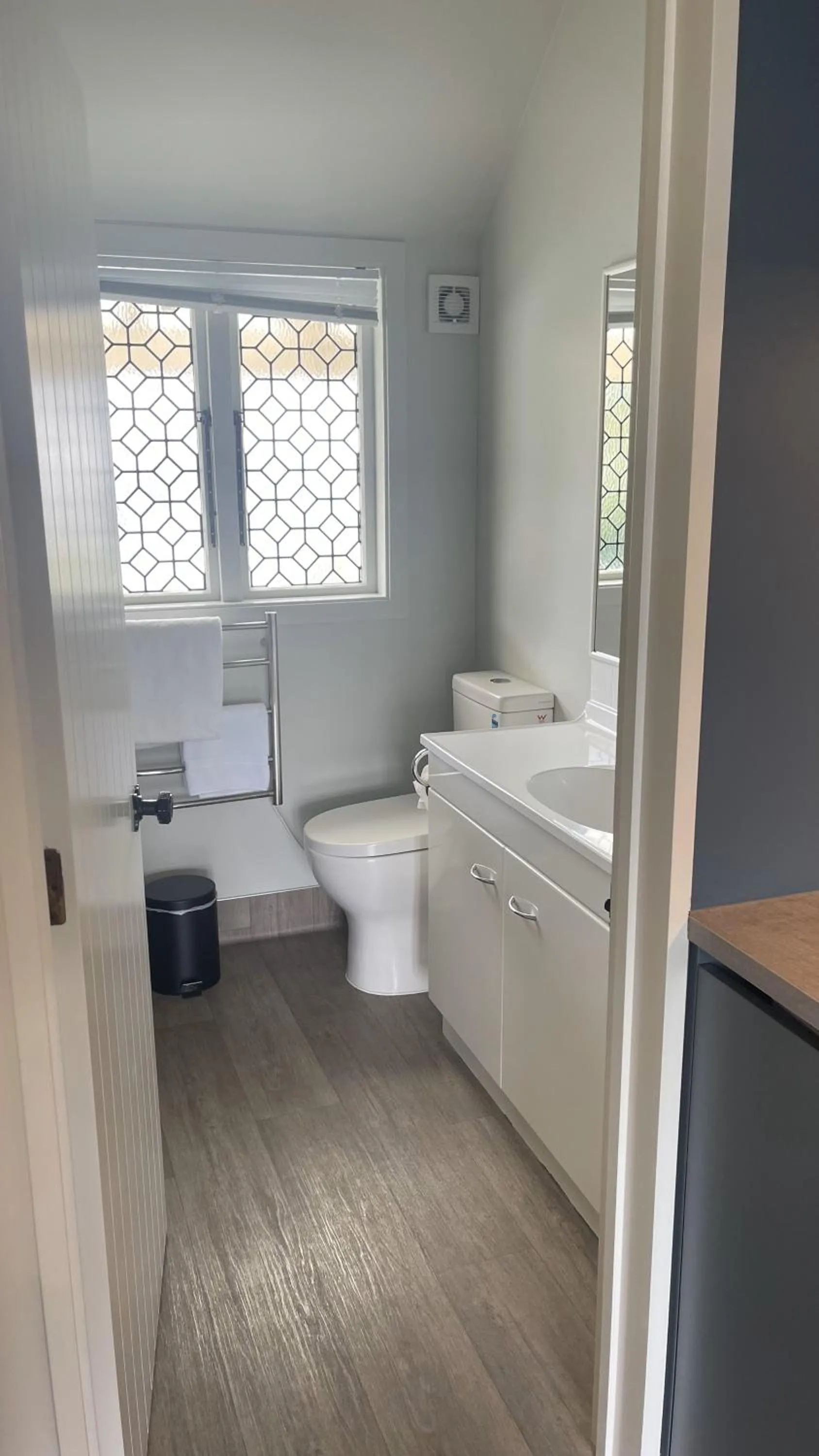 Bathroom in The Elmwood Motel