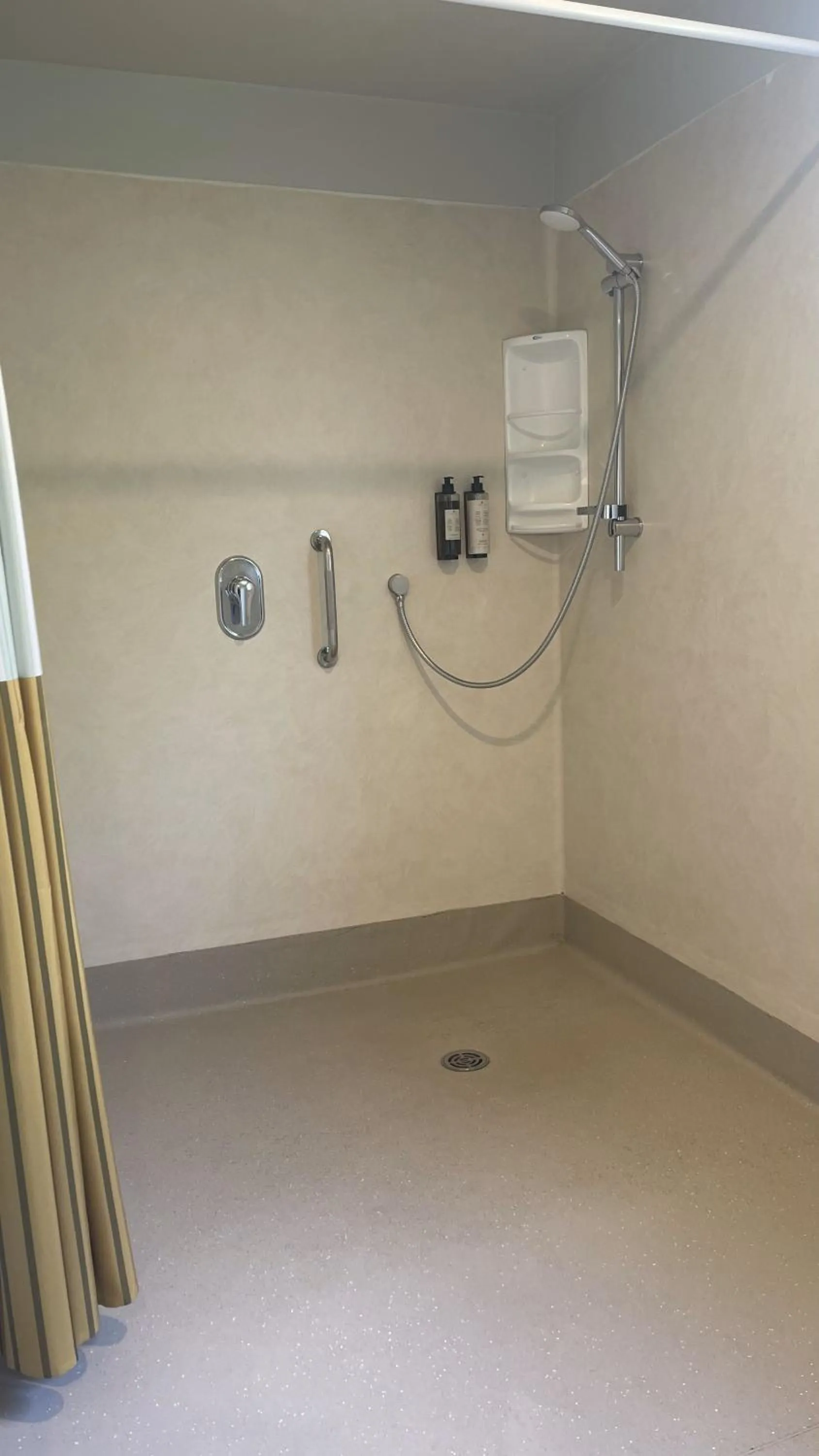 Shower in The Elmwood Motel