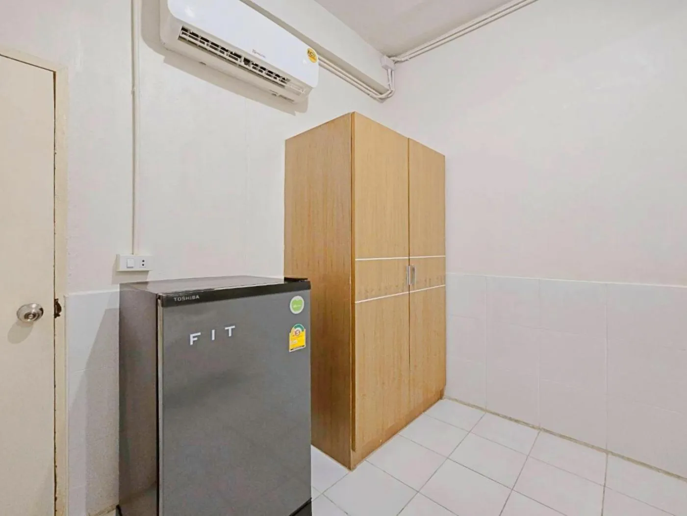 wardrobe in Ze Residence Ramintra