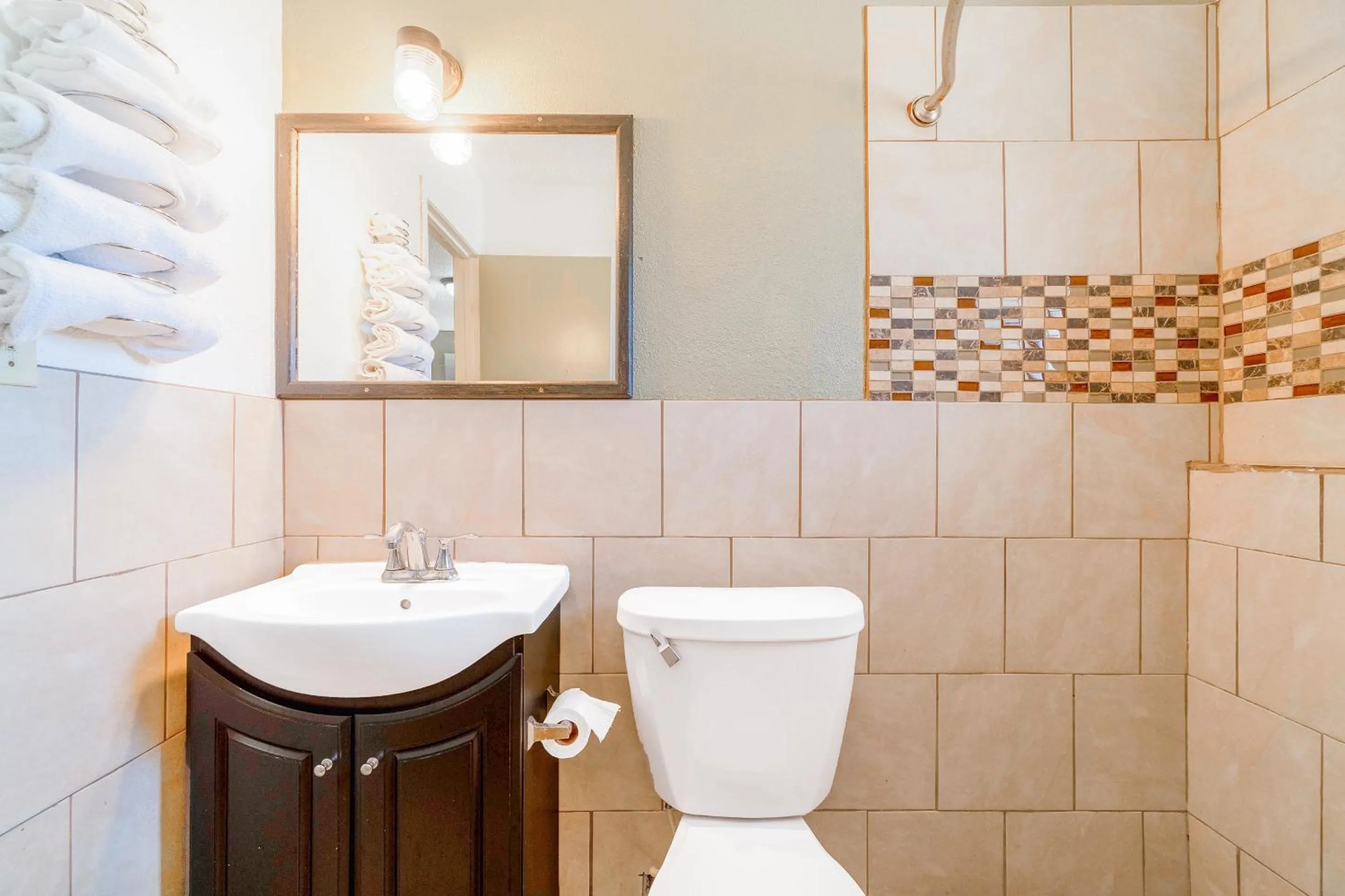 Bathroom in The Inn By OYO El Dorado Lake