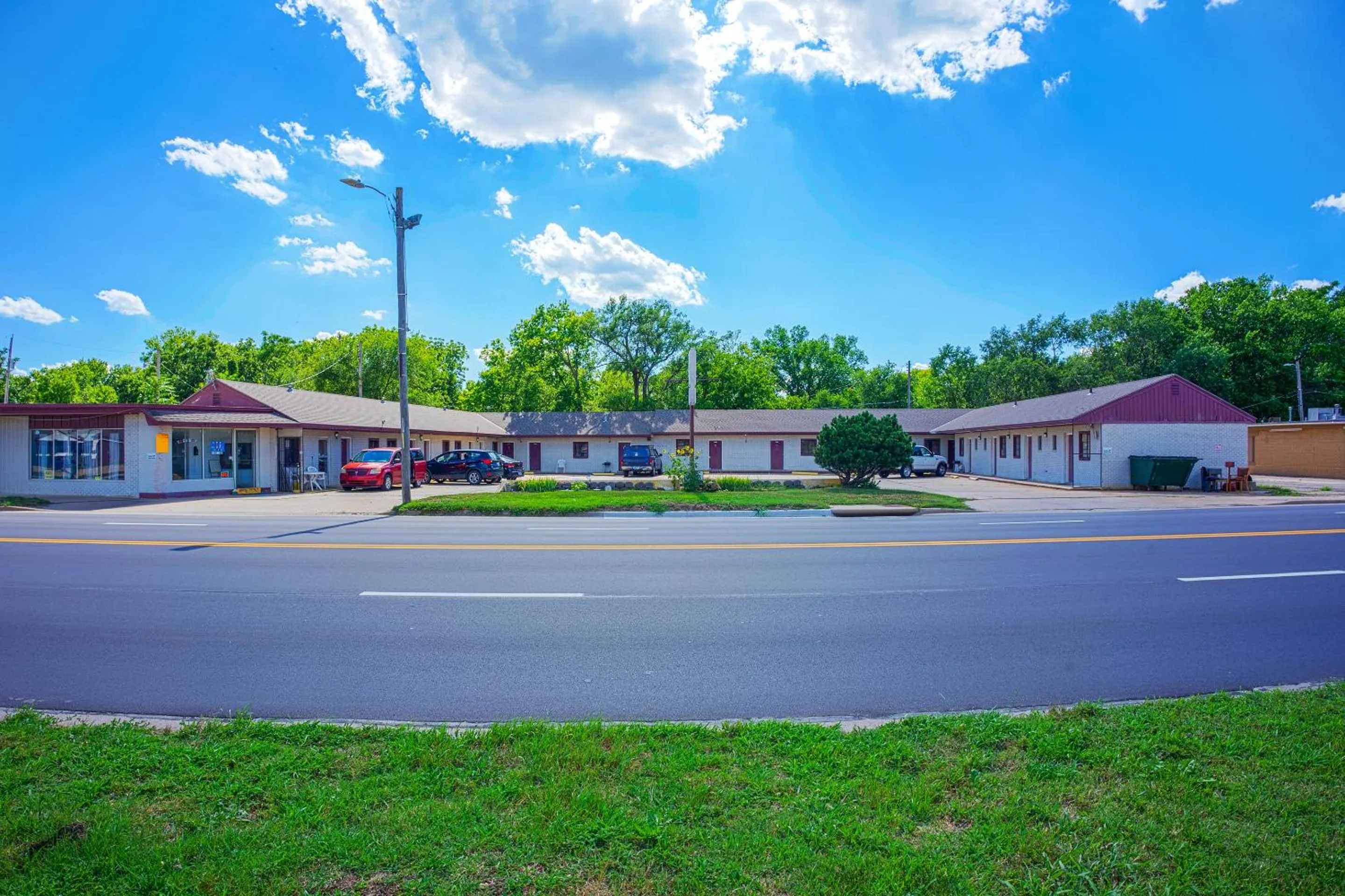 Street view in The Inn By OYO El Dorado Lake