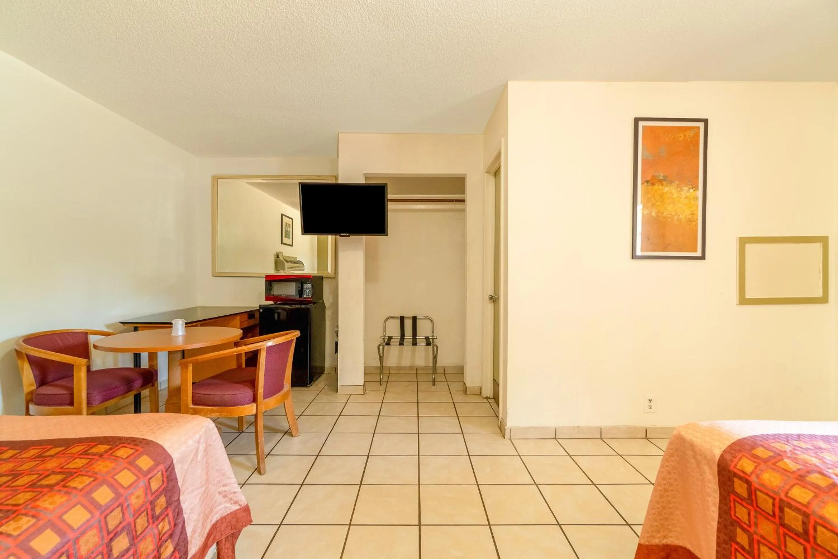 Bedroom in The Inn By OYO El Dorado Lake