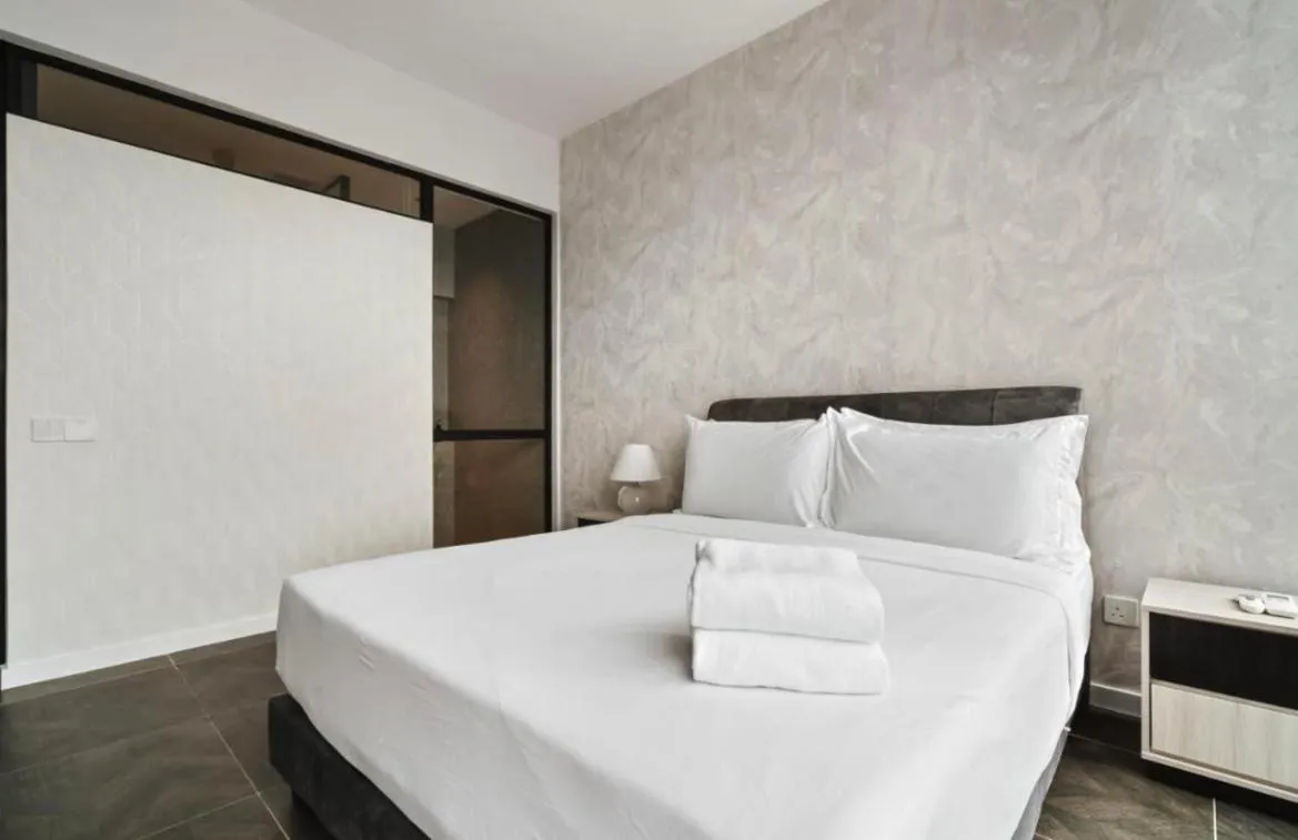 Bed in Scarletz Suites KLCC by Summertime