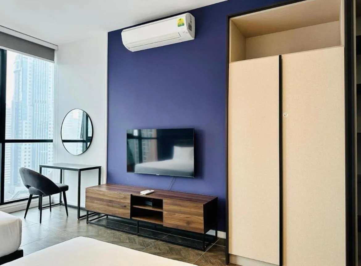 Bed in Scarletz Suites KLCC by Summertime